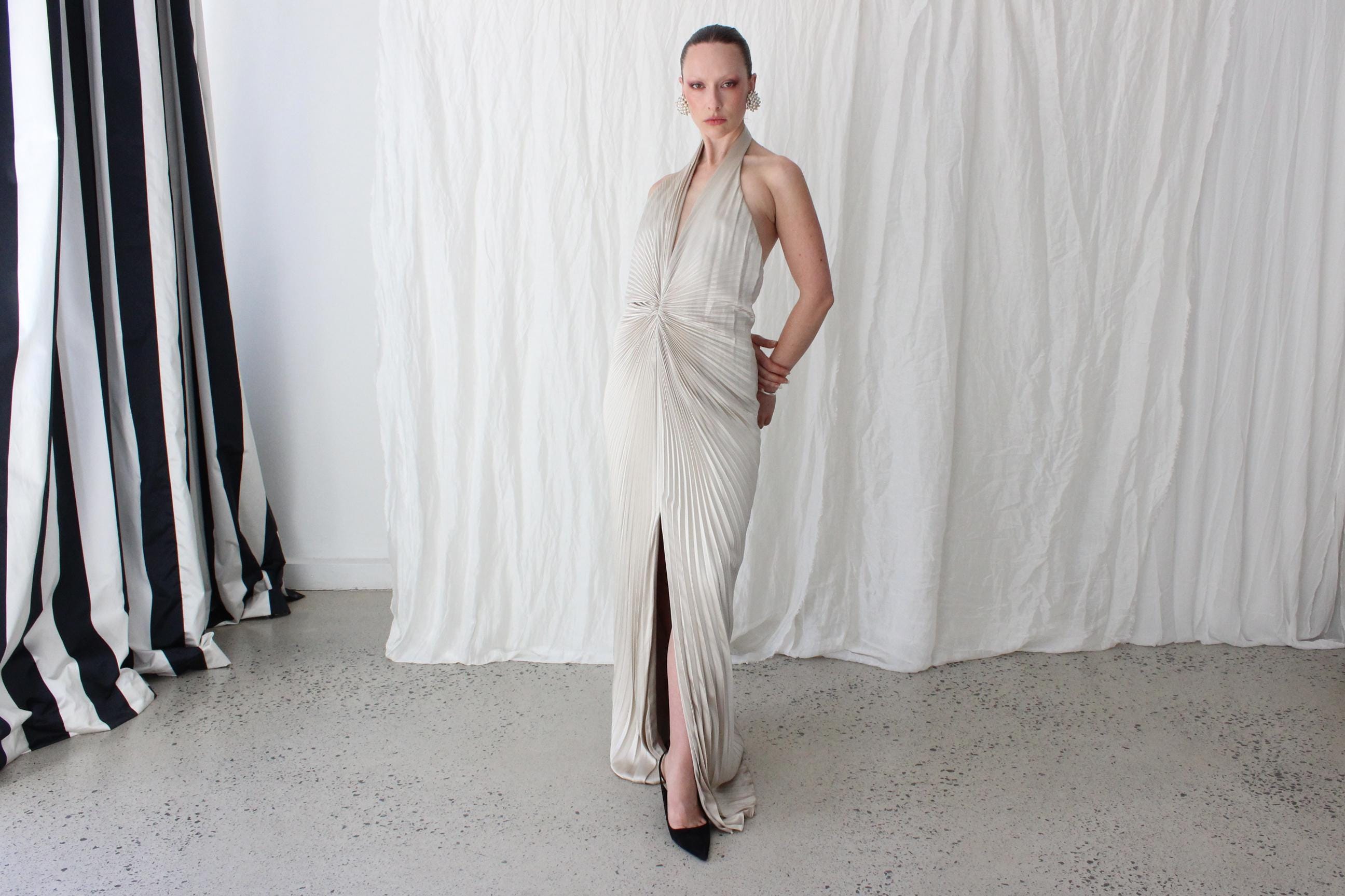 00s Does 70s Oyster Pleated Disco Plunge Halter Gown
