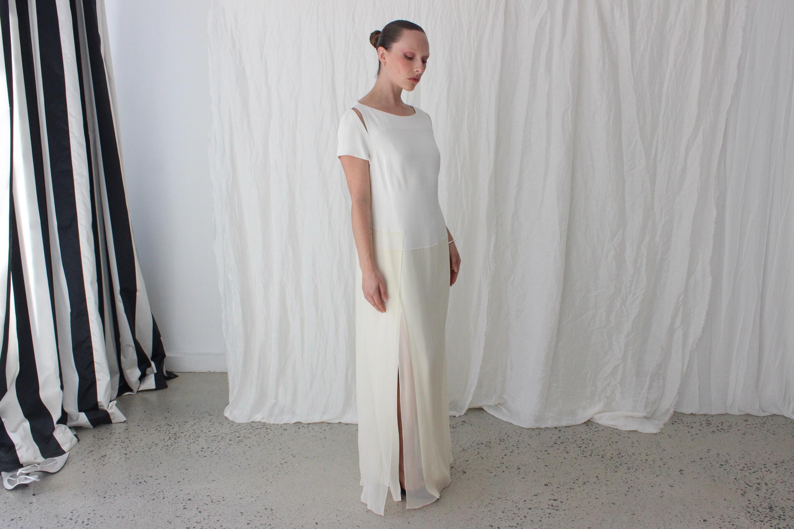 Chic 2000s Amanda Wakeley Crepe & Chiffon Gown