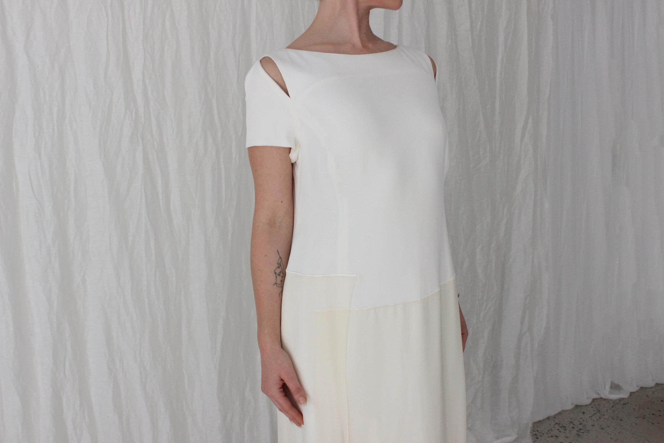 Chic 2000s Amanda Wakeley Crepe & Chiffon Gown