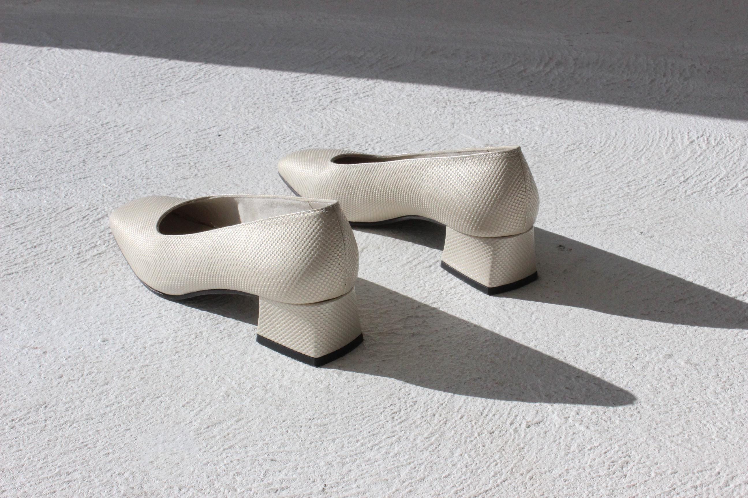 90s Stuart Weitzman Oyster Metallic Leather Heels - Euro 37