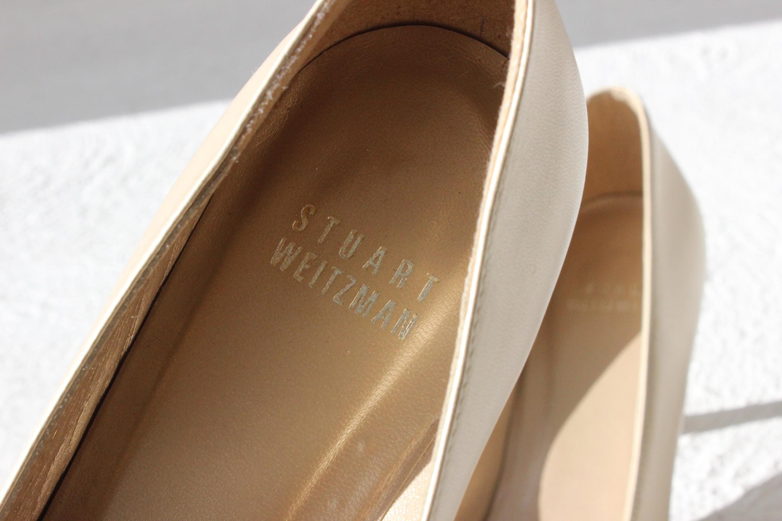 80s Stuart Weitzman Muted Gold Leather Low Heel Knot Pumps - Euro 37.5