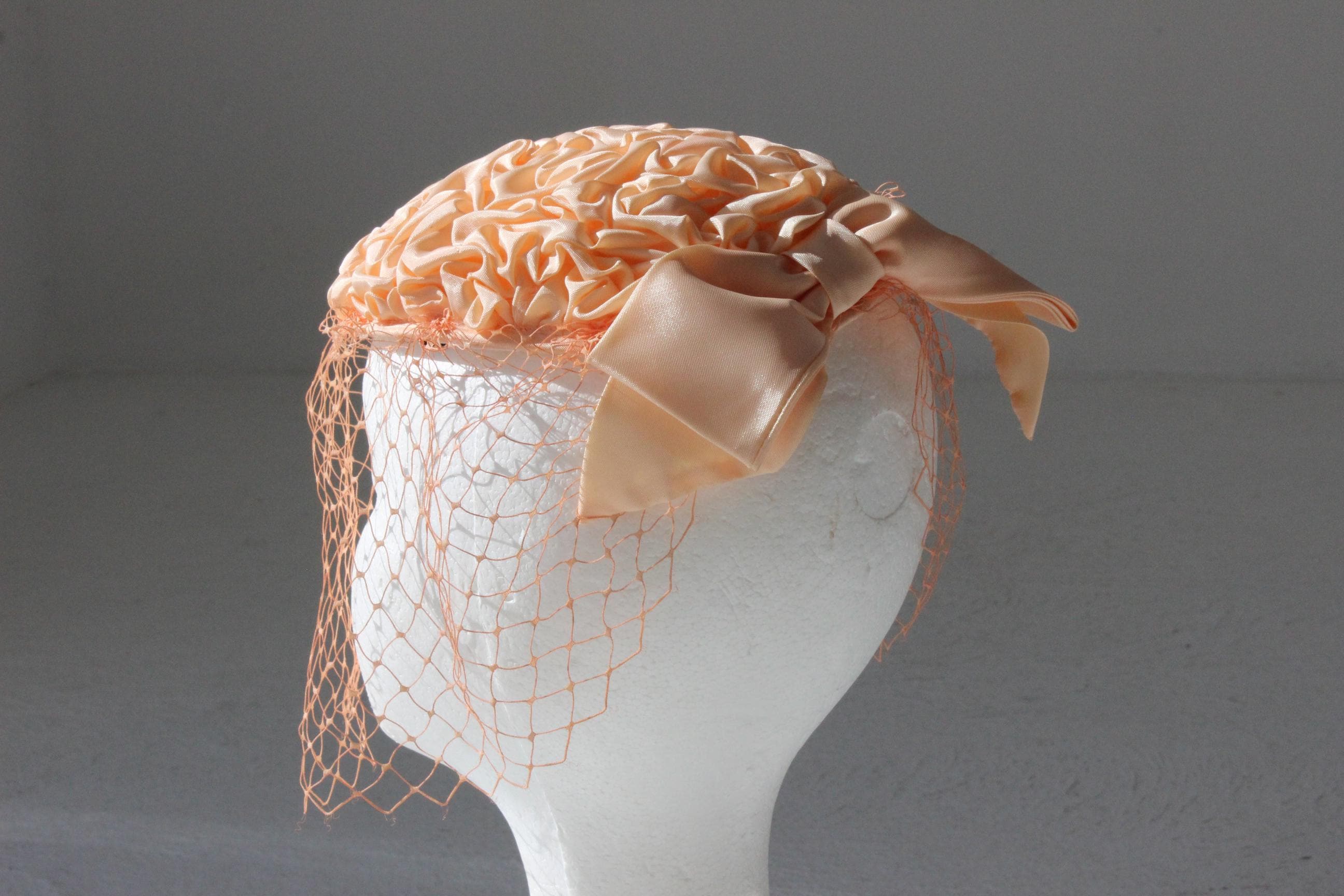 80s Peach Textural Fascinator w/ Veil