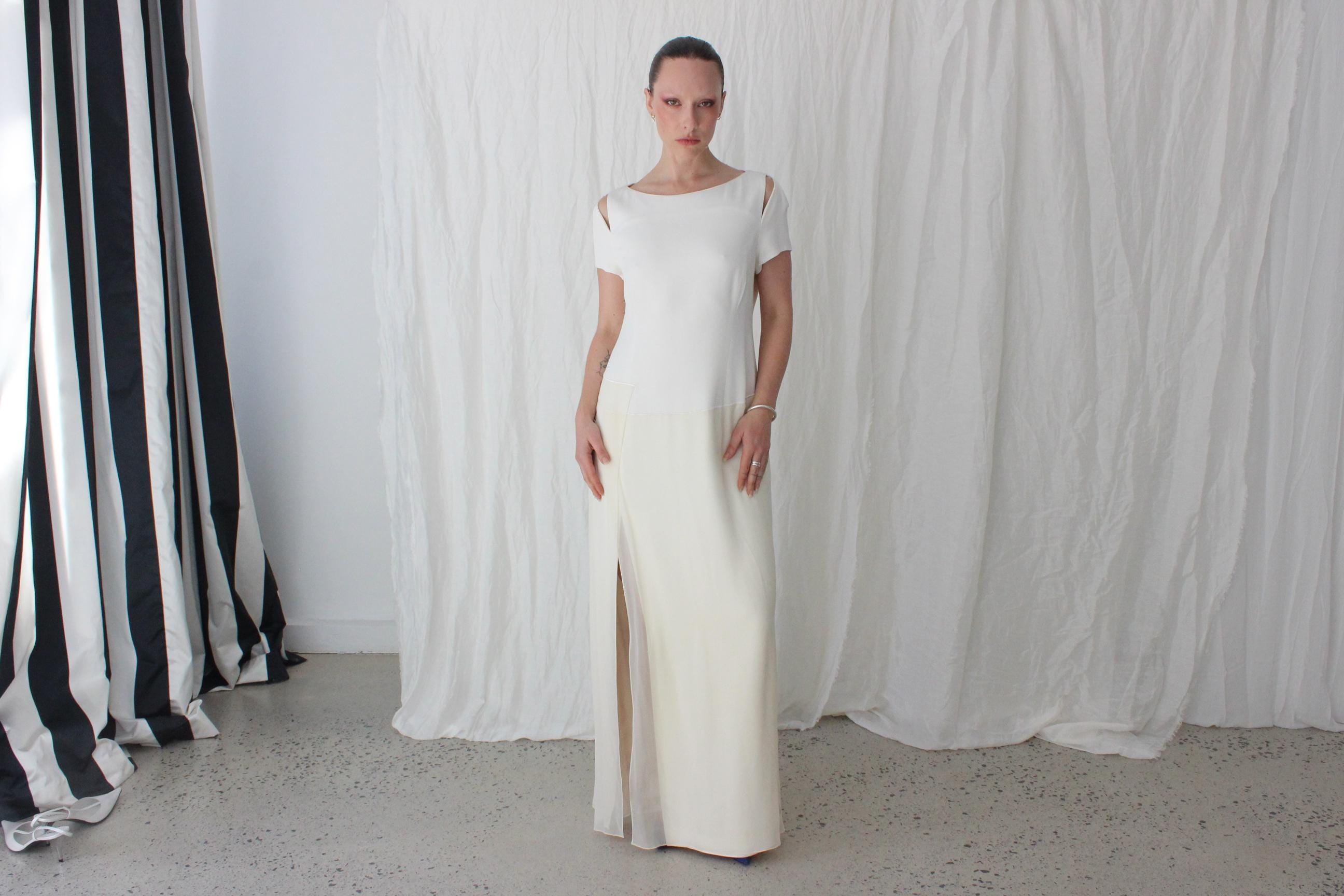Chic 2000s Amanda Wakeley Crepe & Chiffon Gown