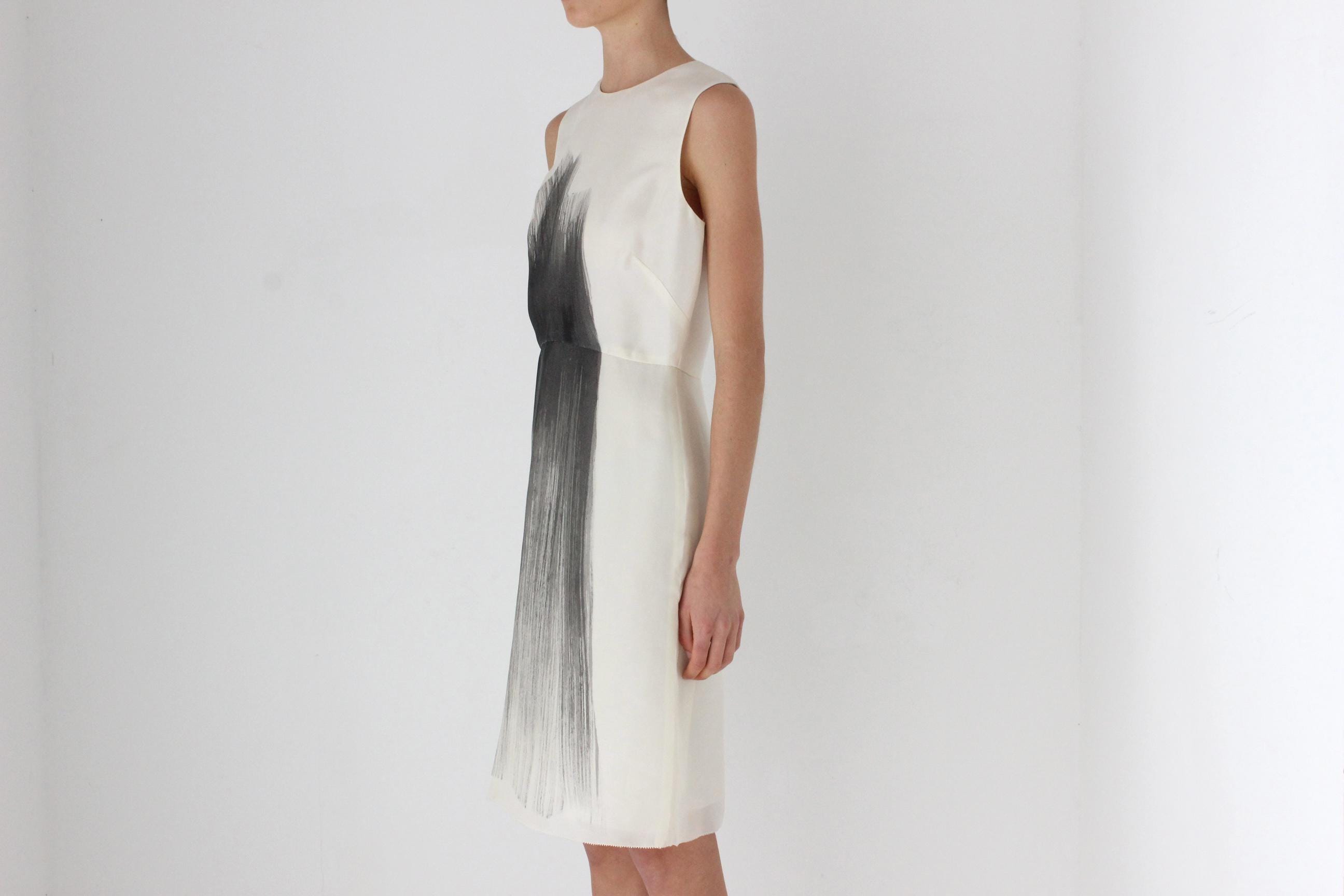 2000s VERA WANG Cream Silk Organza Sheath Dress w/ Abstract Paint Stroke