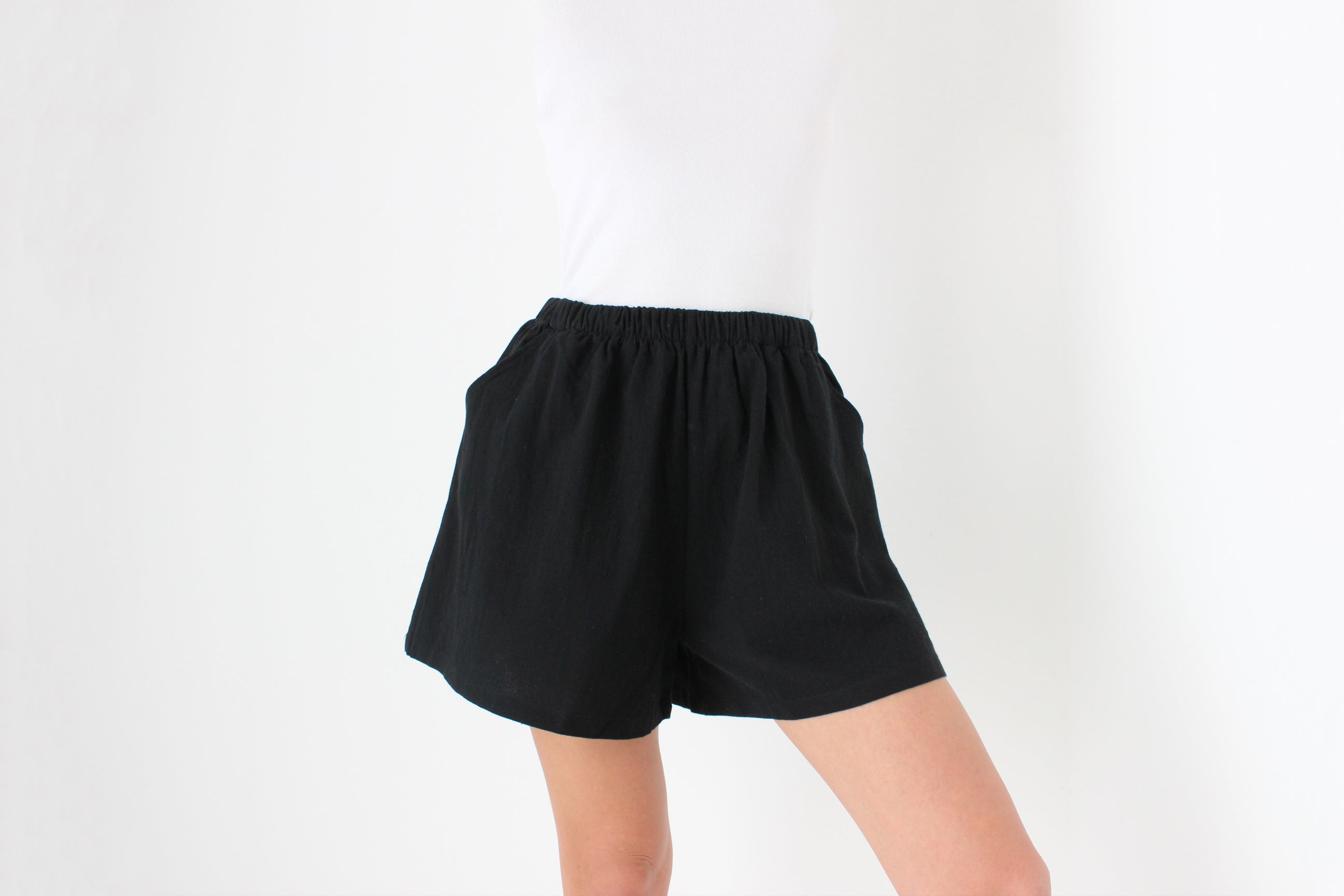 The Famous Shorts - Cotton / Linen Blend Stretch Waist Flared Leg Shorts - In Black