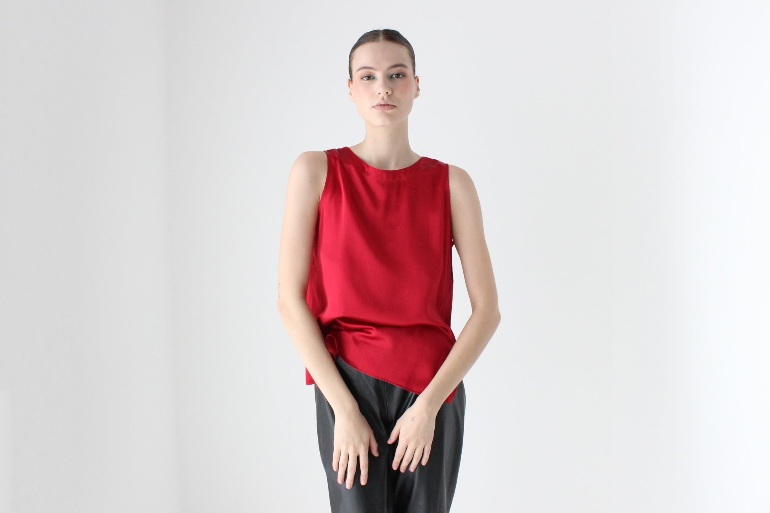 90s Pure Silk Sleeveless Tank Top in Rich Red Gloss