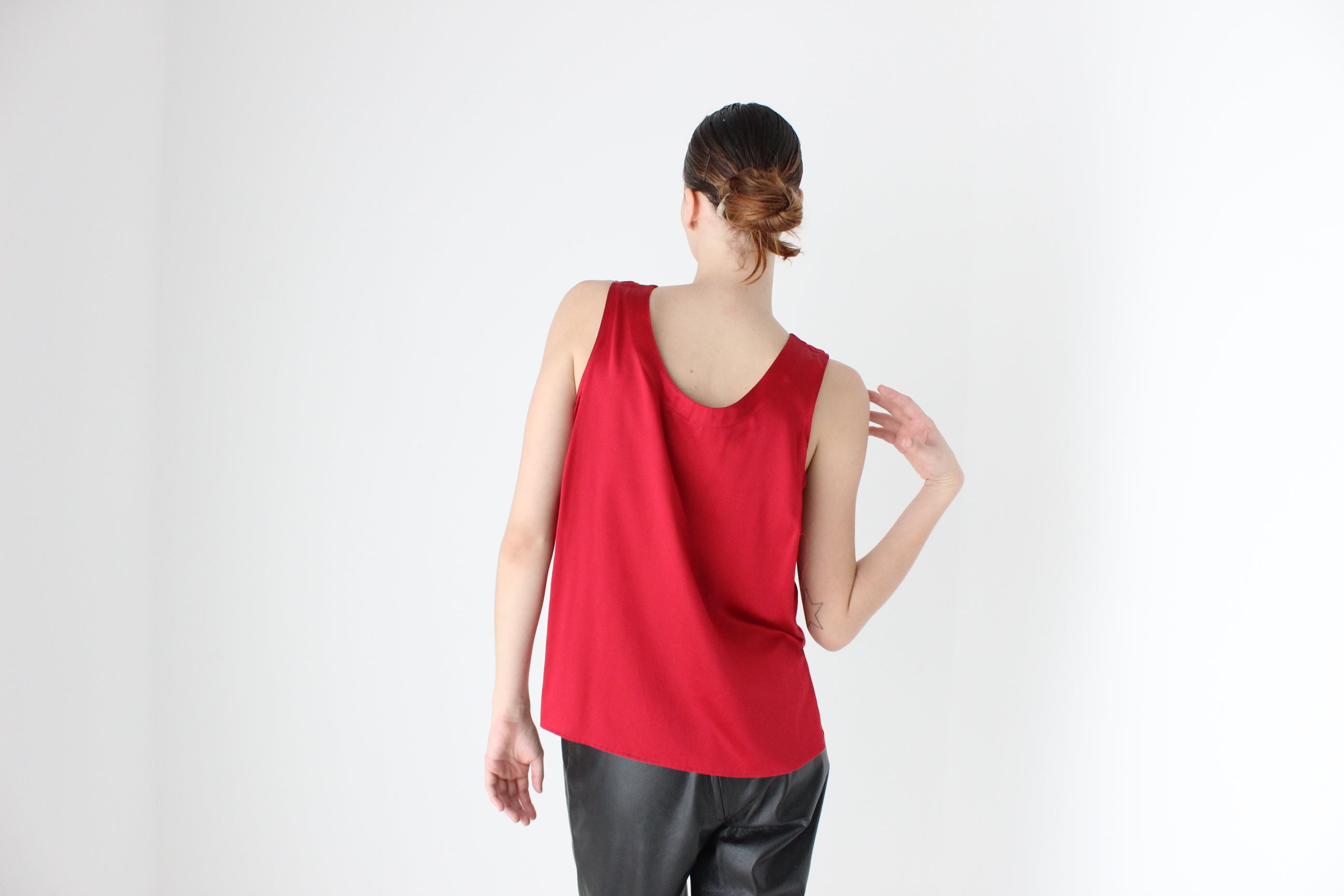 90s Pure Silk Sleeveless Tank Top in Rich Red Gloss