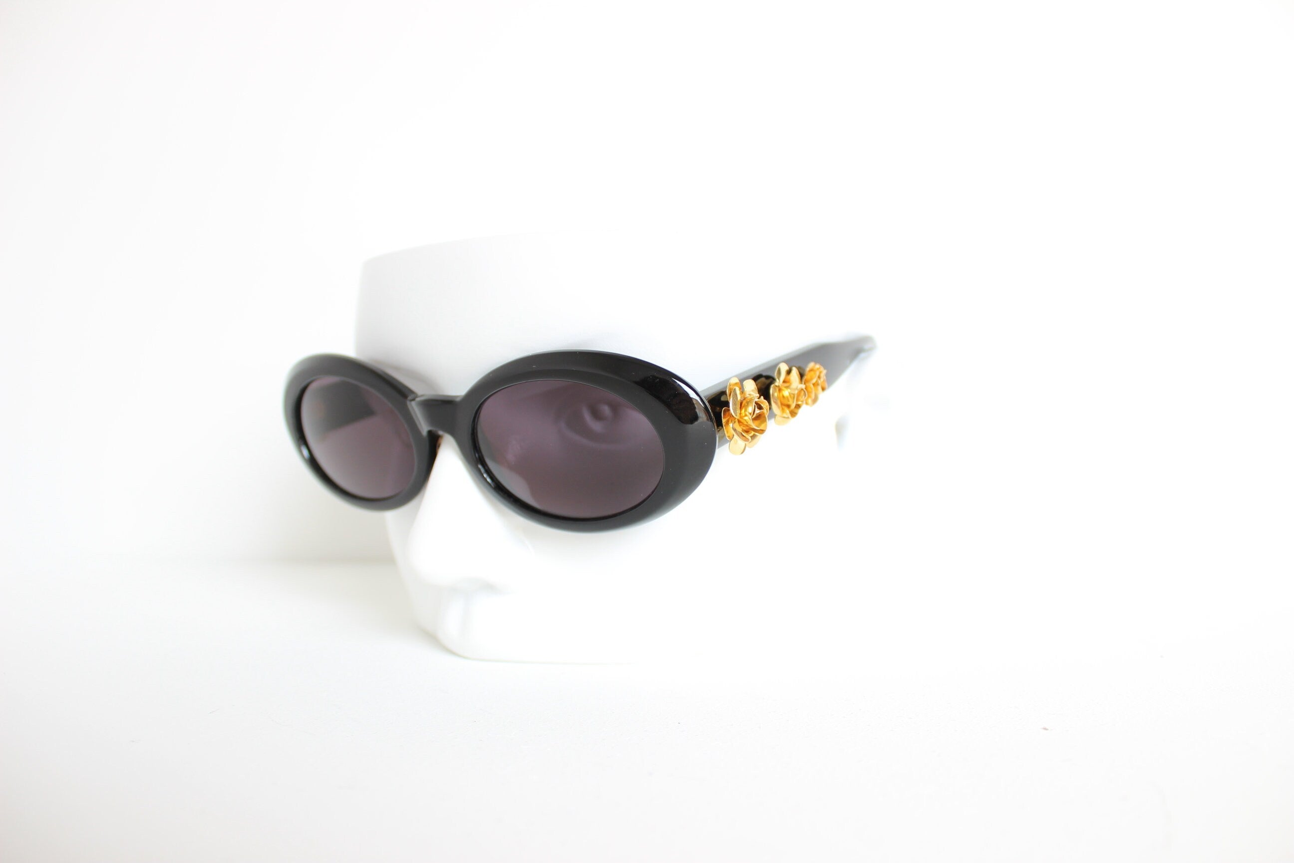 Collectible 80s GIANNI VERSACE Oval EyeSunglasses w/ Gold Roses