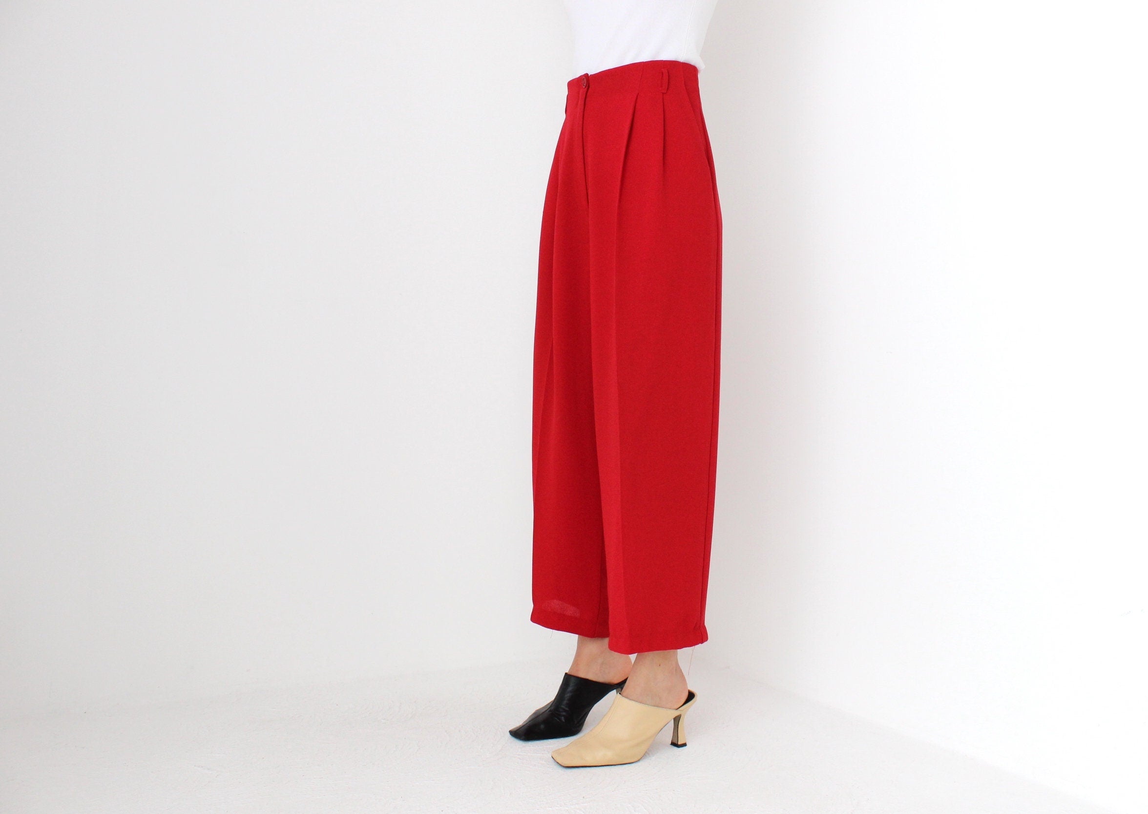 80s CUE Red Crepe Relaxed Leg High Waist Cropped Trousers