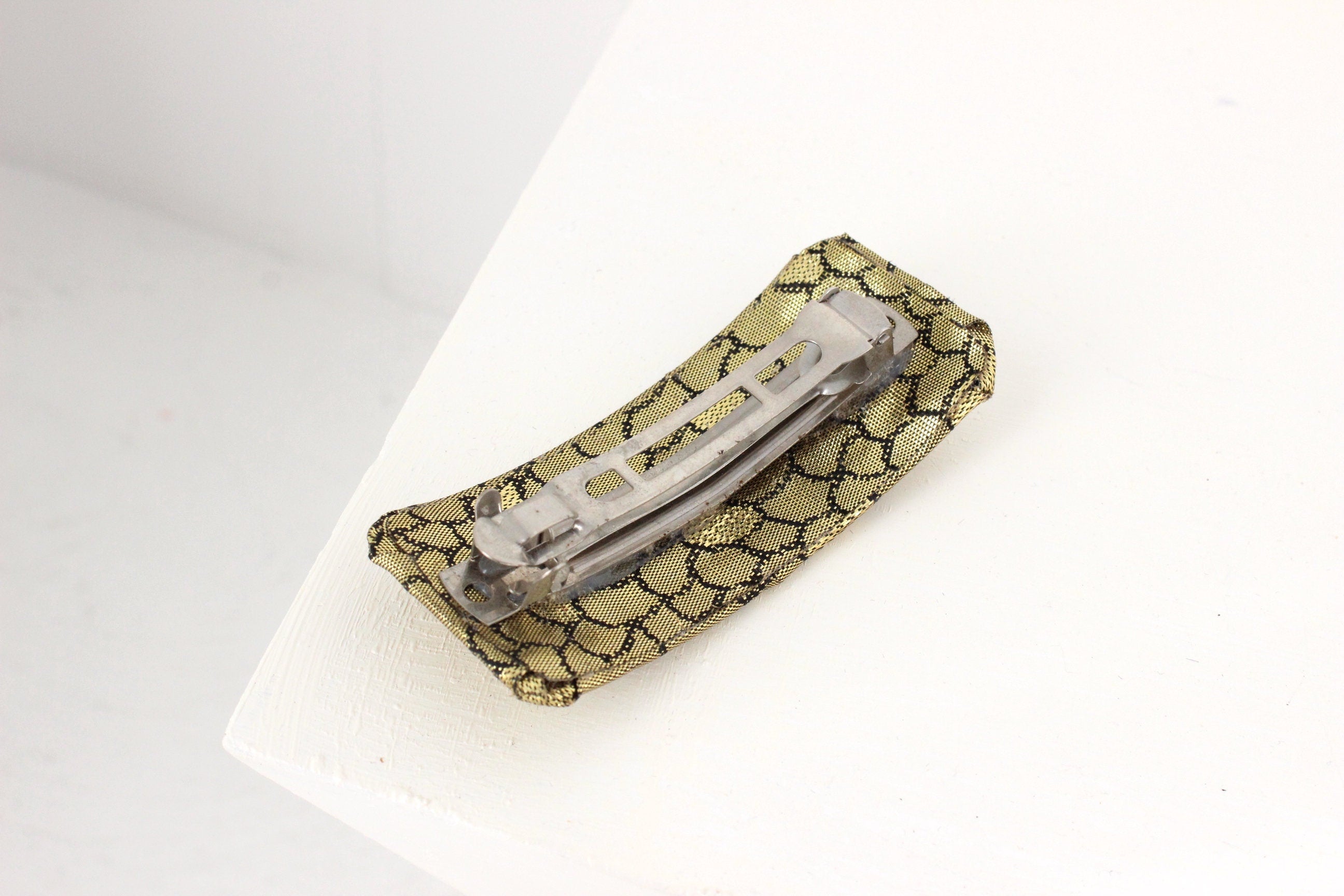 80s Lamé Scalloped Fish Scale Barette