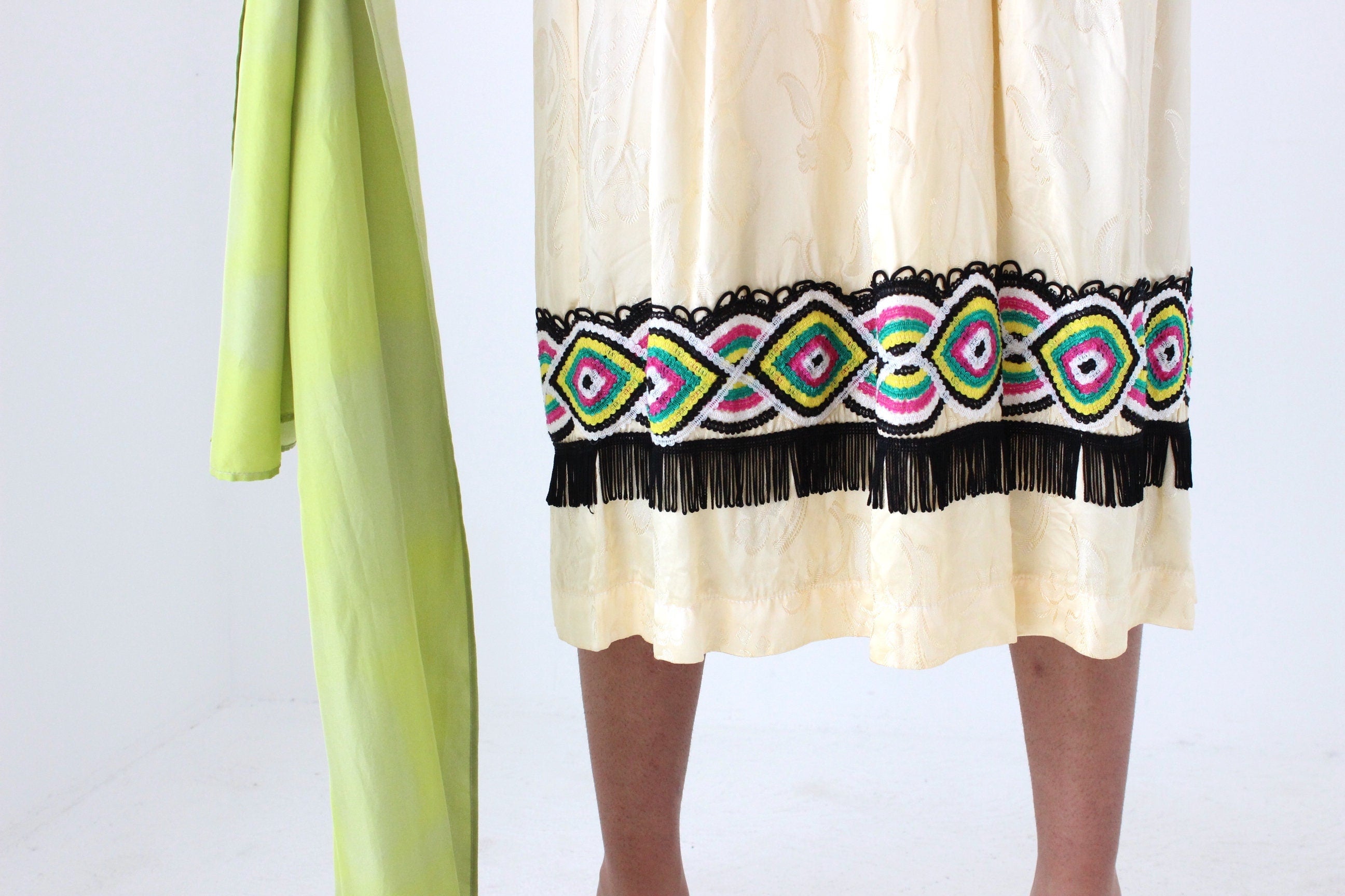 90s Peachy Jacquard Smock w/ Embroidery & Ruffles