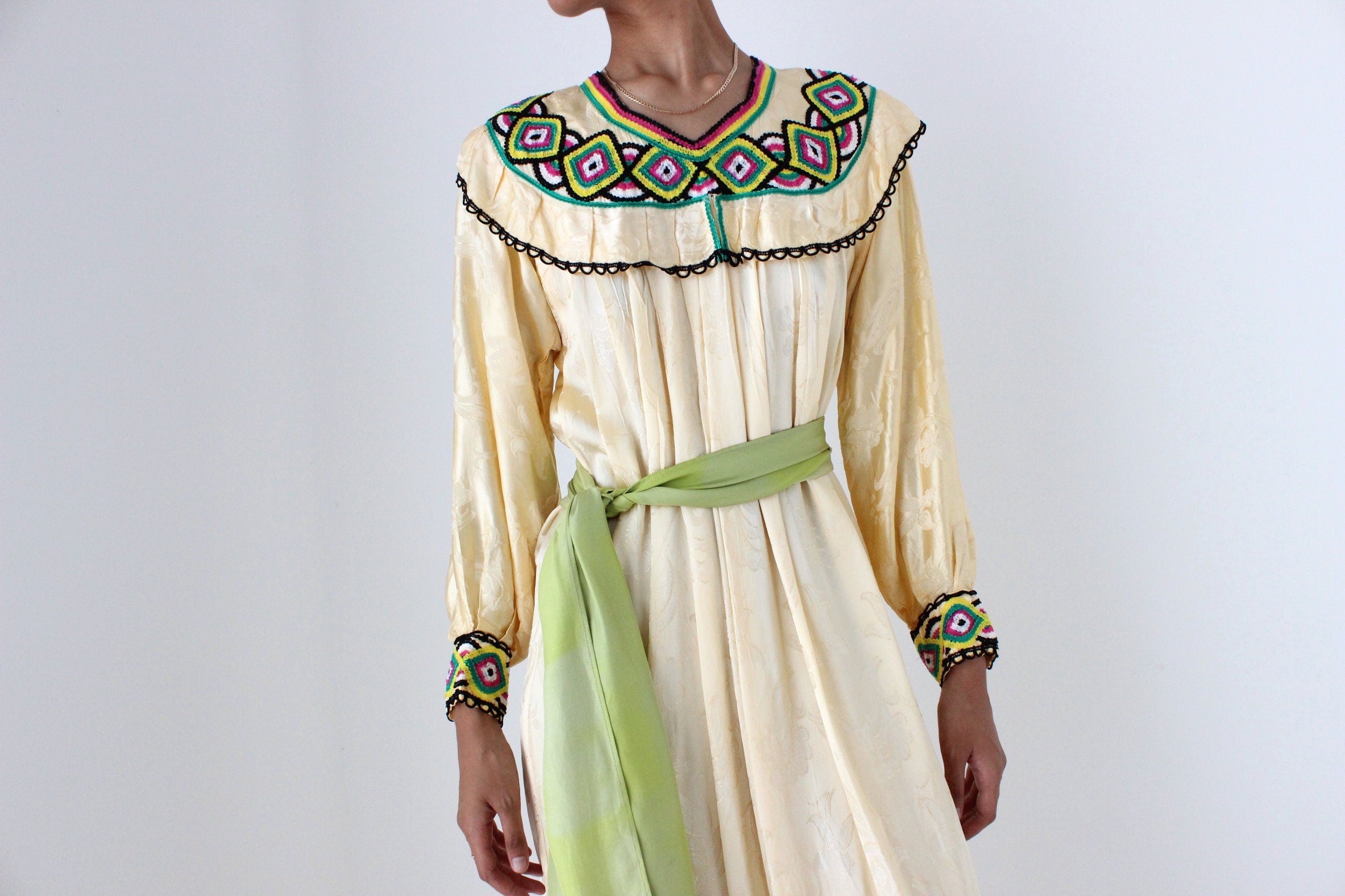 90s Peachy Jacquard Smock w/ Embroidery & Ruffles