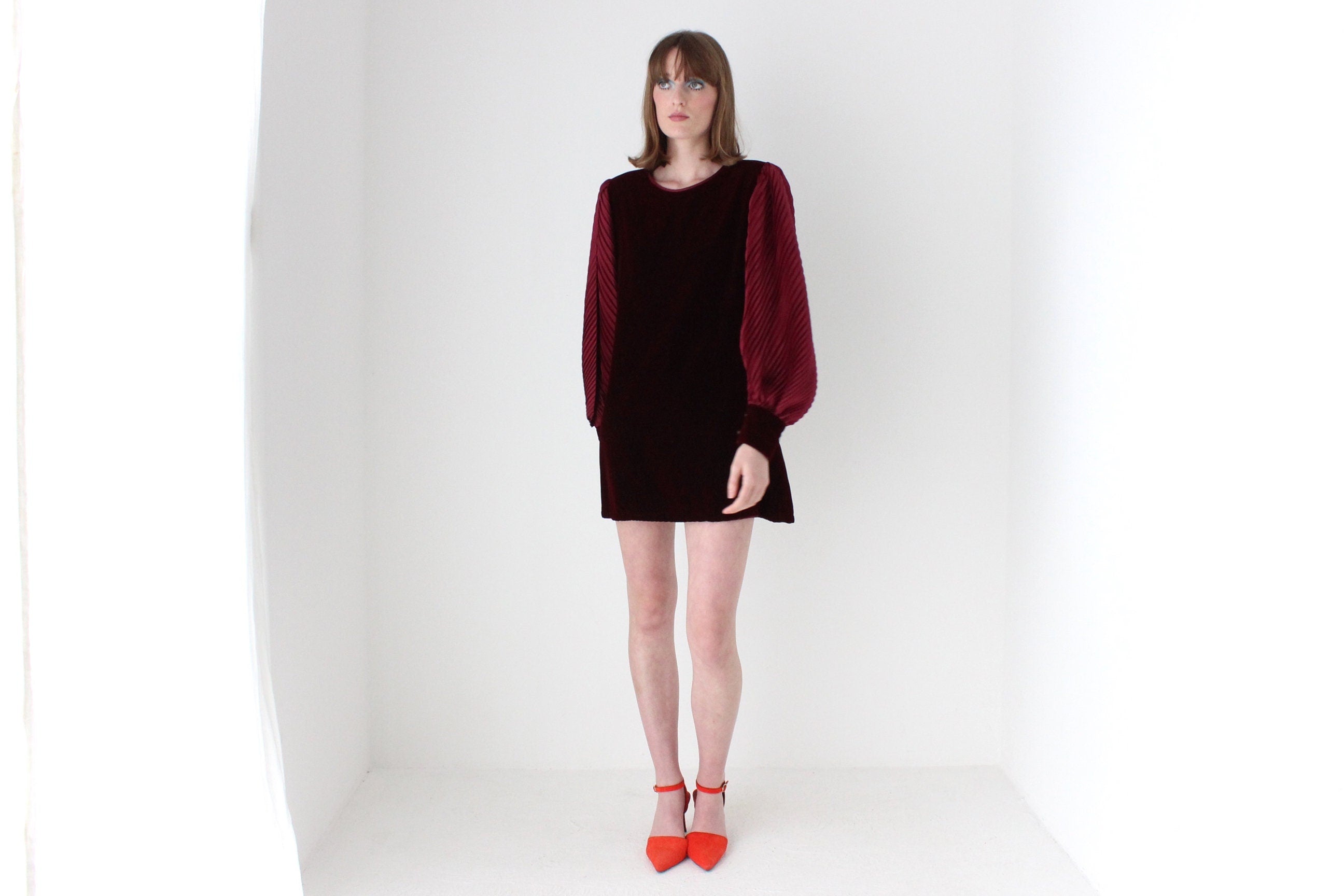 Divine 80s Velvet & Voluminous Pleated Sleeve Mini