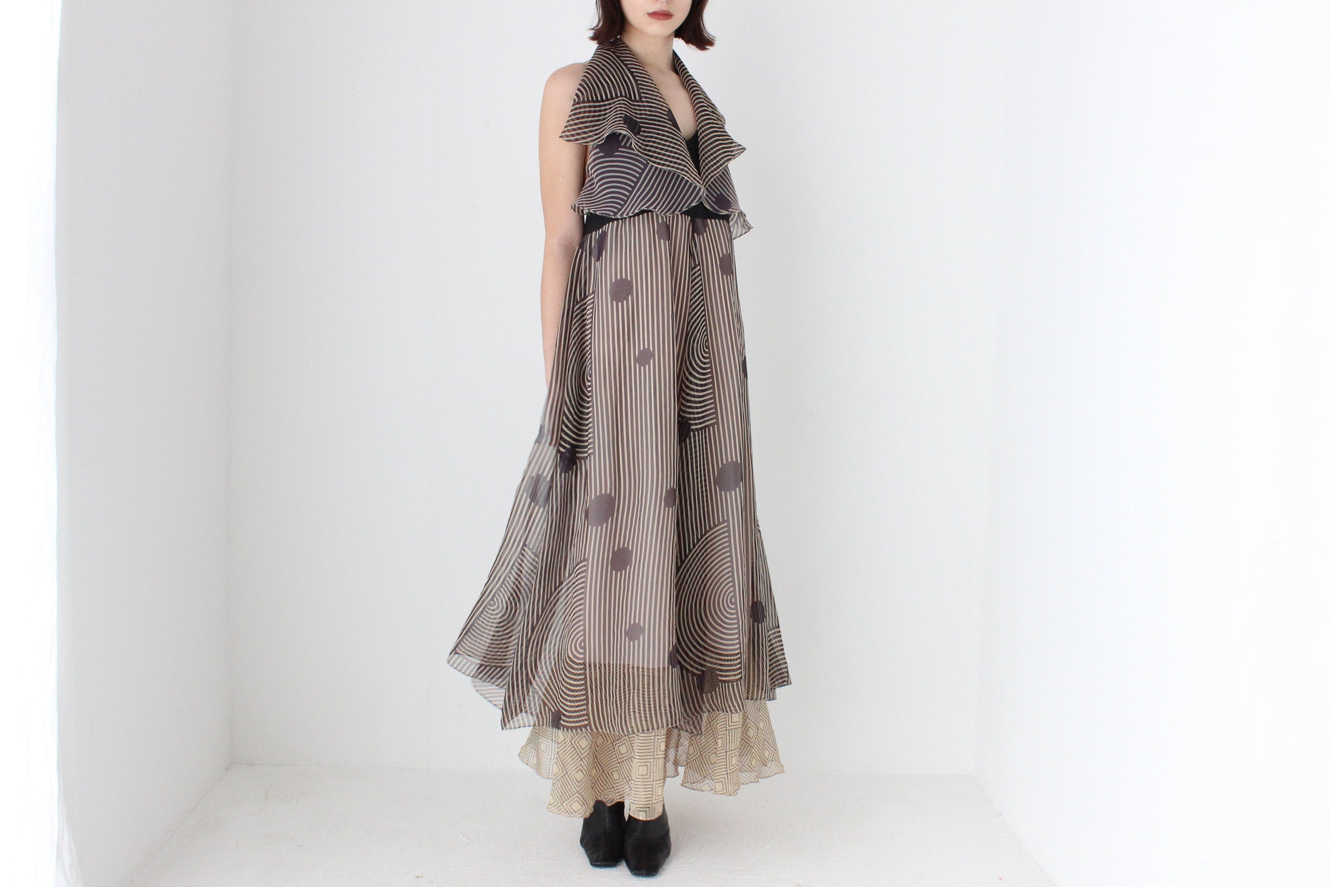 Stunning 70s Trippy Optical Strobe Voluminous Halter Dress