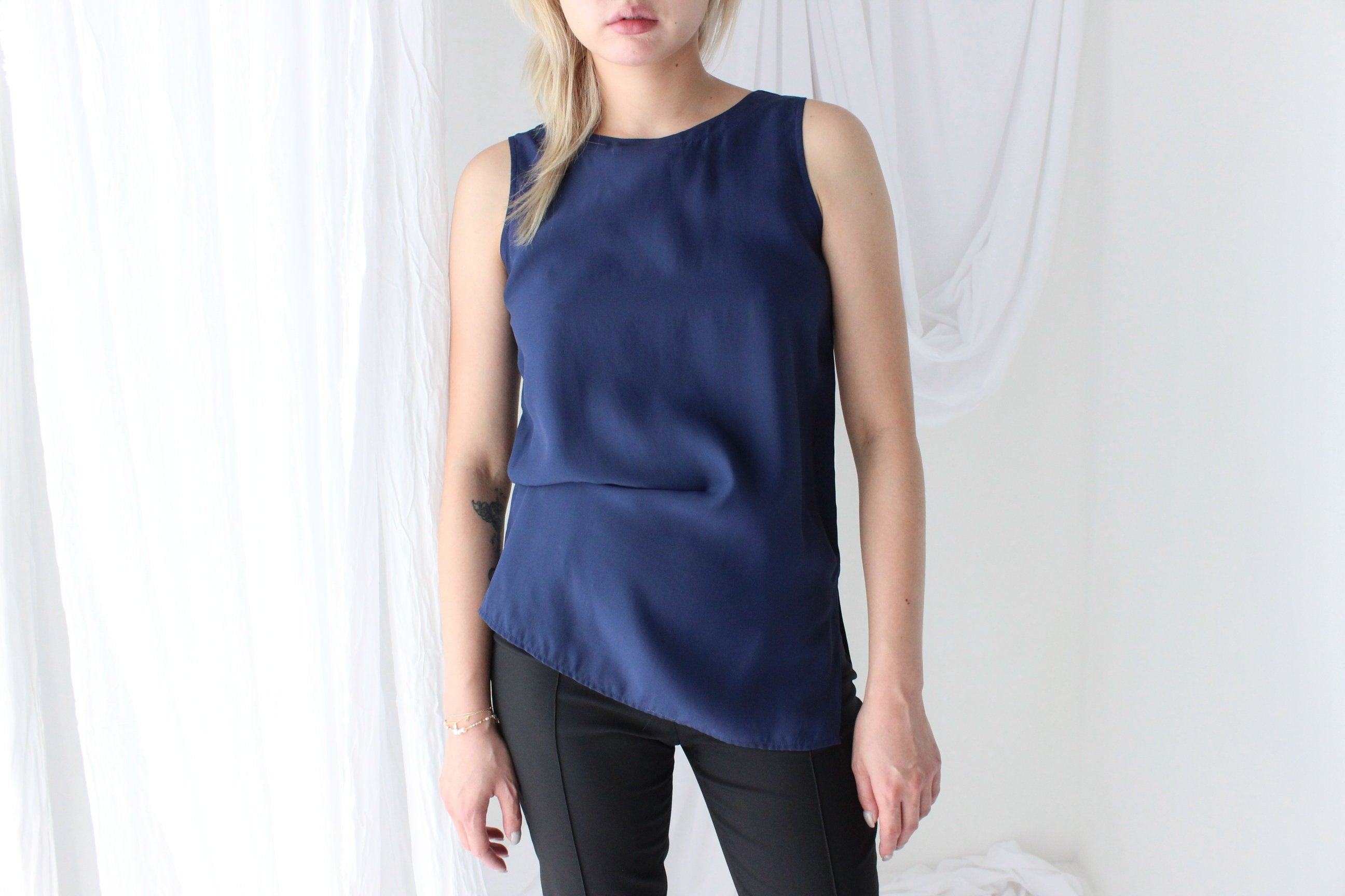 90s Pure Silk Sleeveless Tank Top in Navy Satin