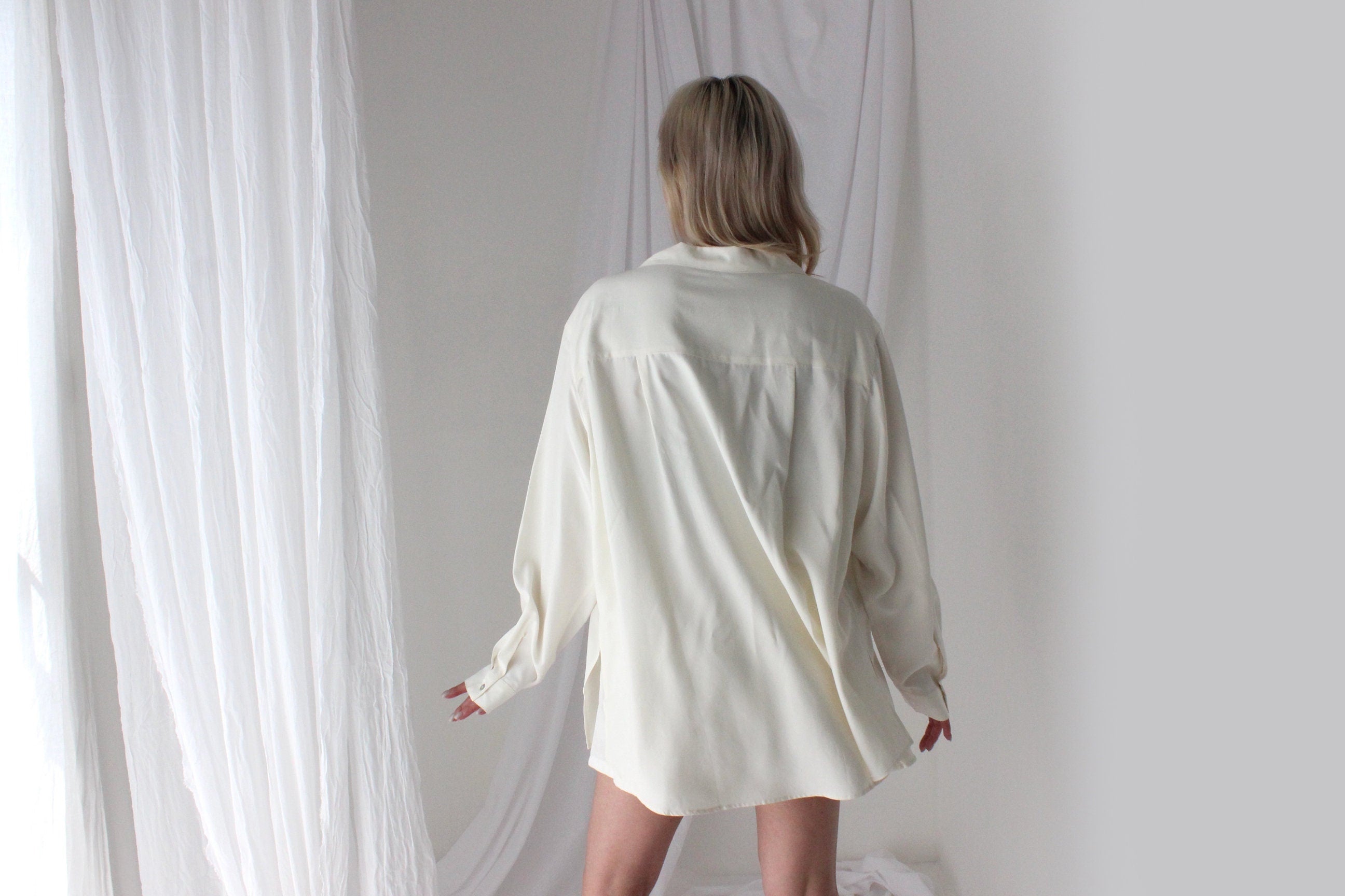Heavenly 90s Pure Fuji Silk Cream Oversized Shirt