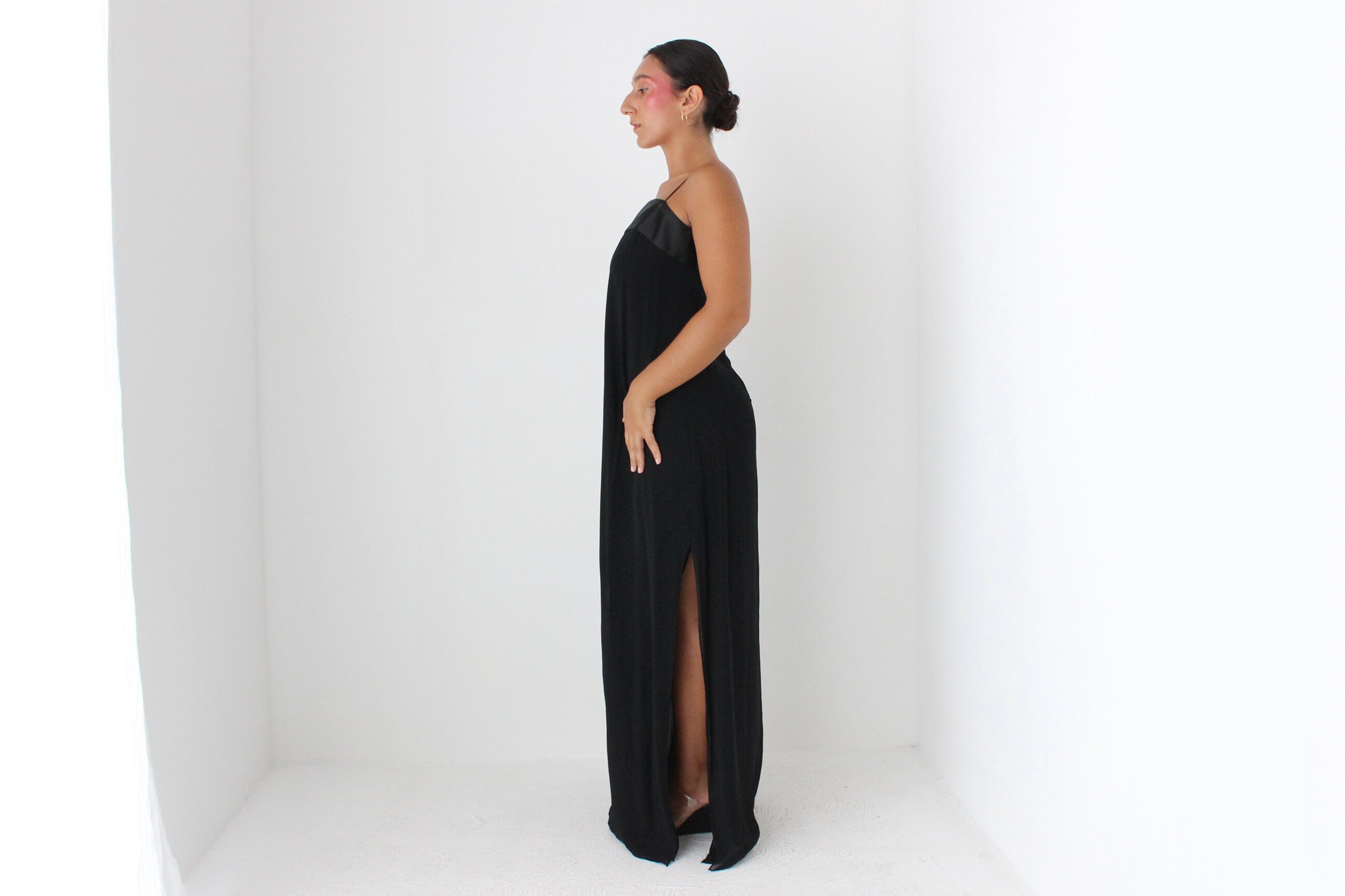 Elegant 90s Relaxed Crepe Gown w/ Thigh Split