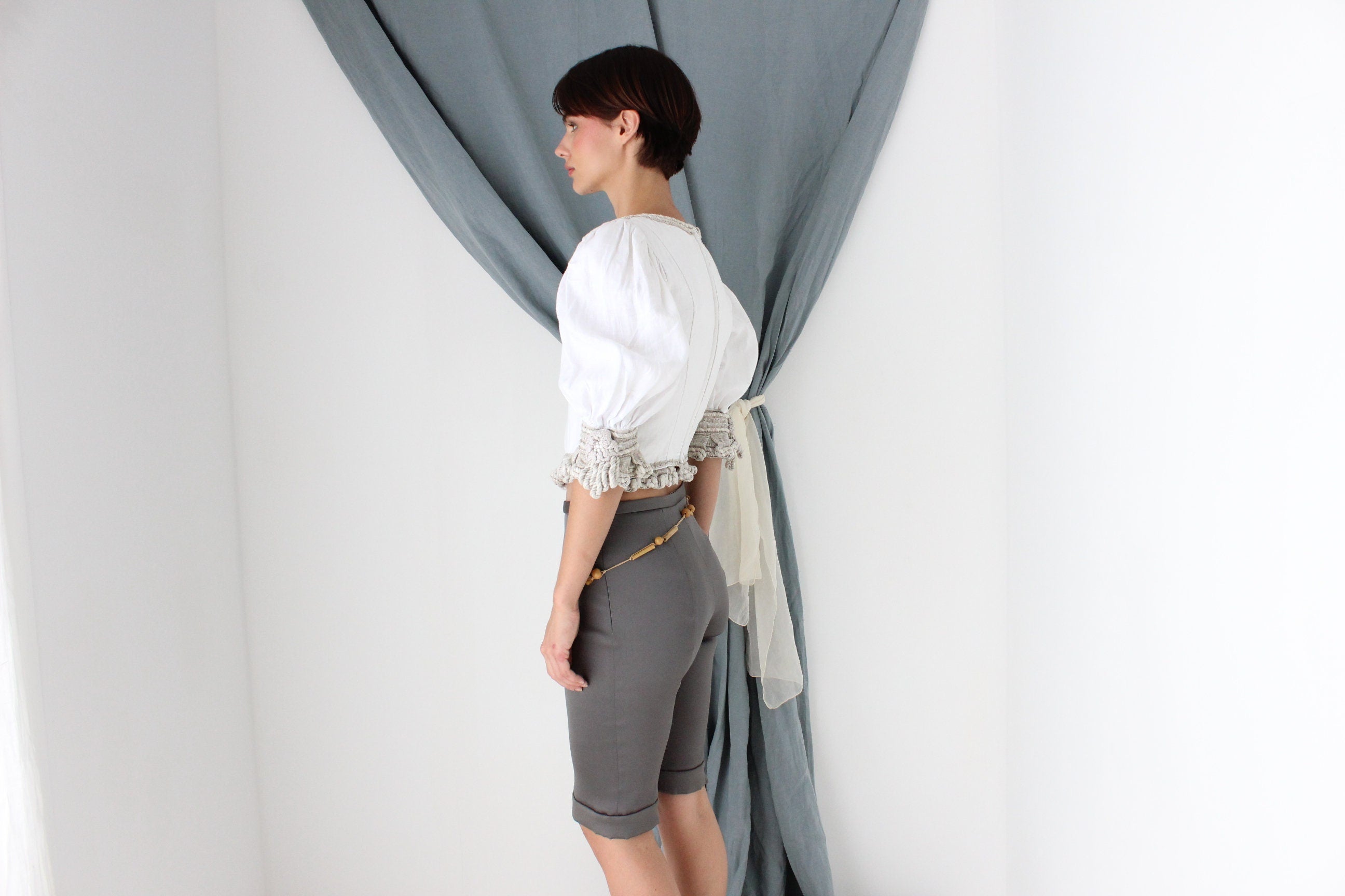 MADE IN ITALY 80s Detailed Rope & Macrame Linen Puff Sleeve Top