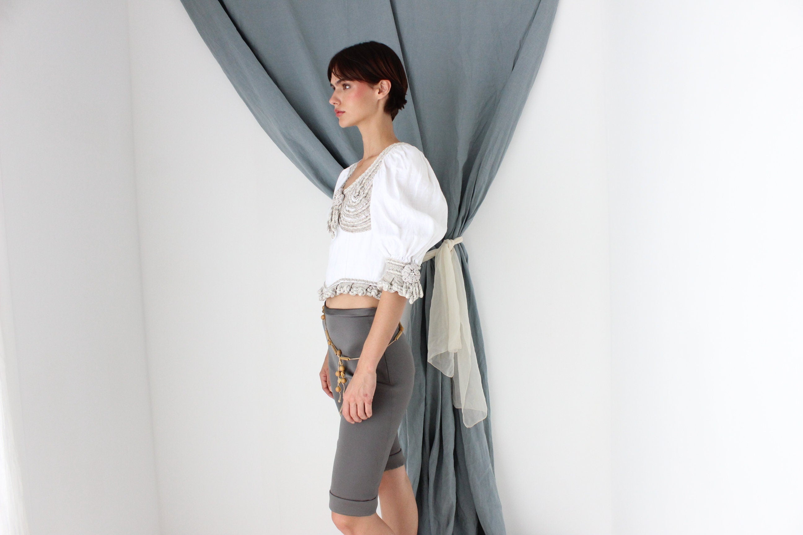 MADE IN ITALY 80s Detailed Rope & Macrame Linen Puff Sleeve Top