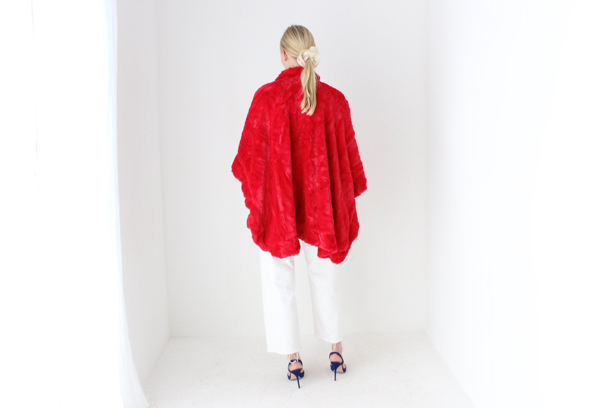 2000s Deadstock Super Soft / Plush Dramatic Shawl Wrap