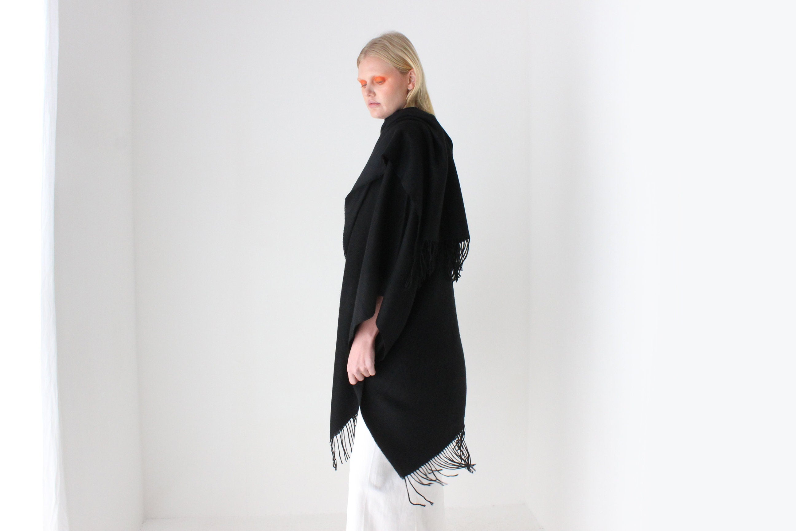 2000s Deadstock Ink Black Wool Blend Free Size Shawl Wrap