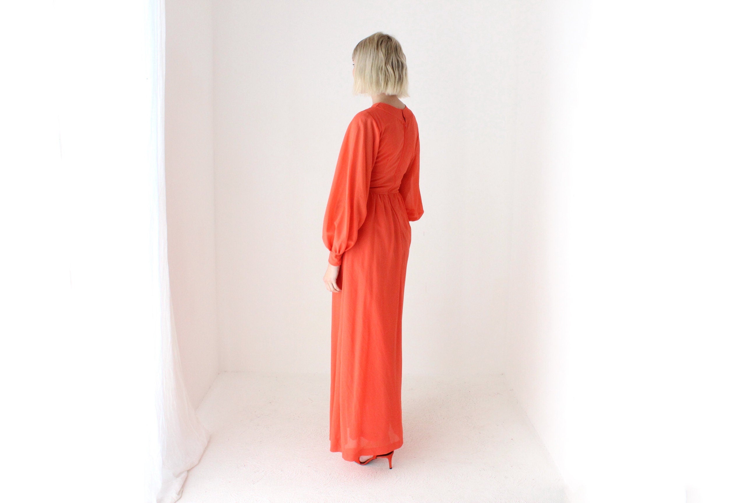 Divine 70s Nylon Crepe Balloon Sleeve Coral Gow