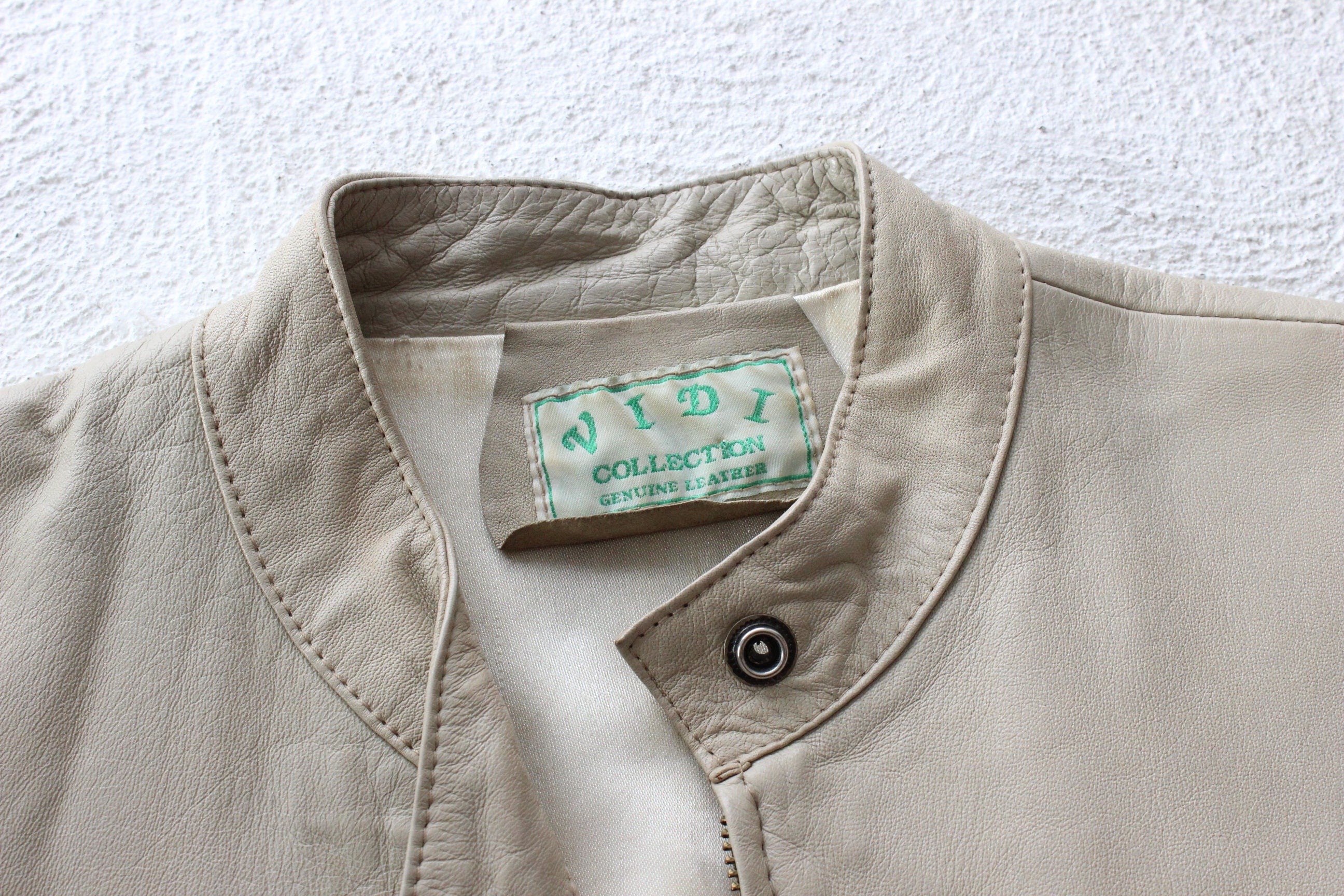 BALLETCORE 90s Neutral Beige Leather Zip Front Moto Jacket