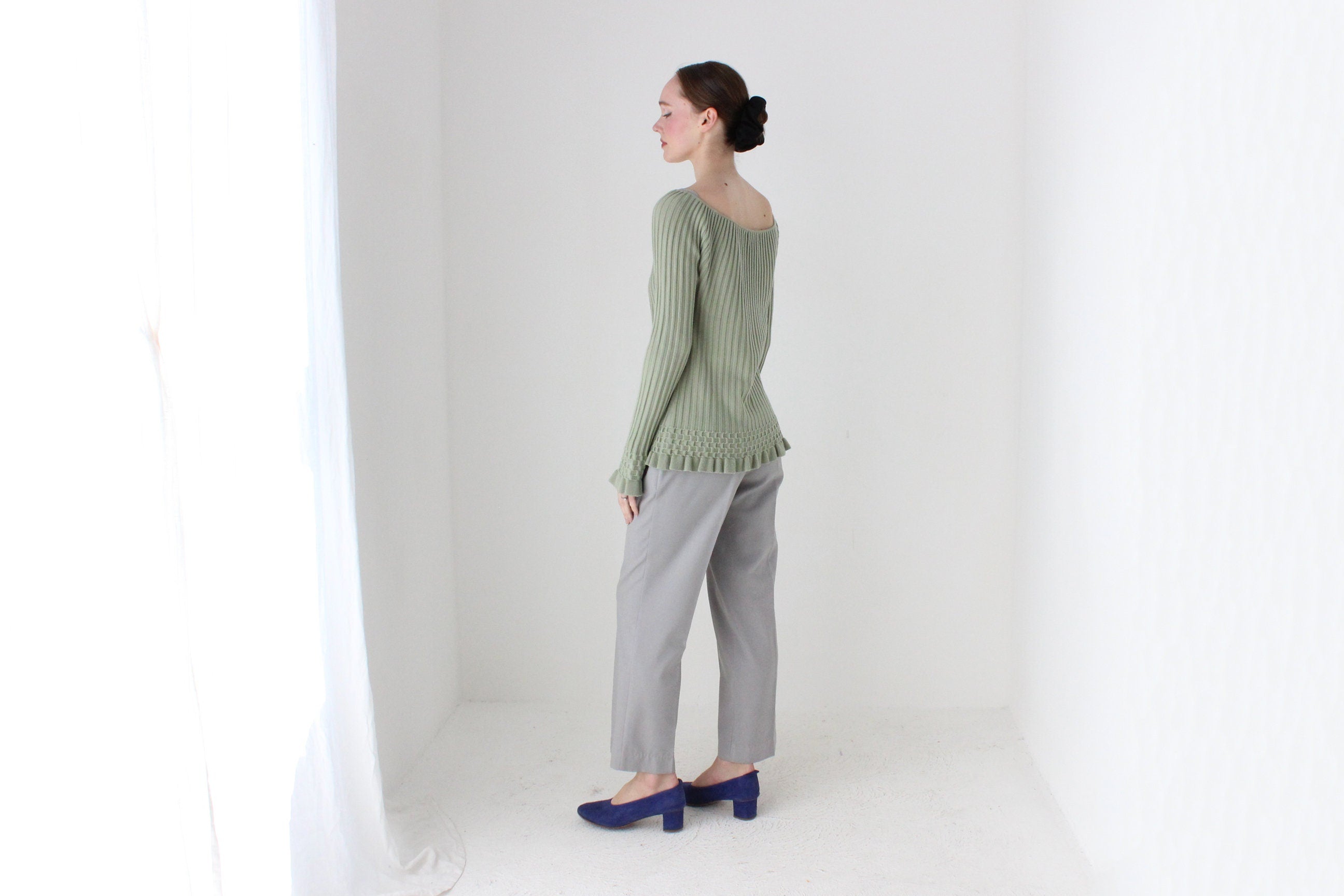 BALLETCORE 90s Ribbed Scoop Neck Sweater