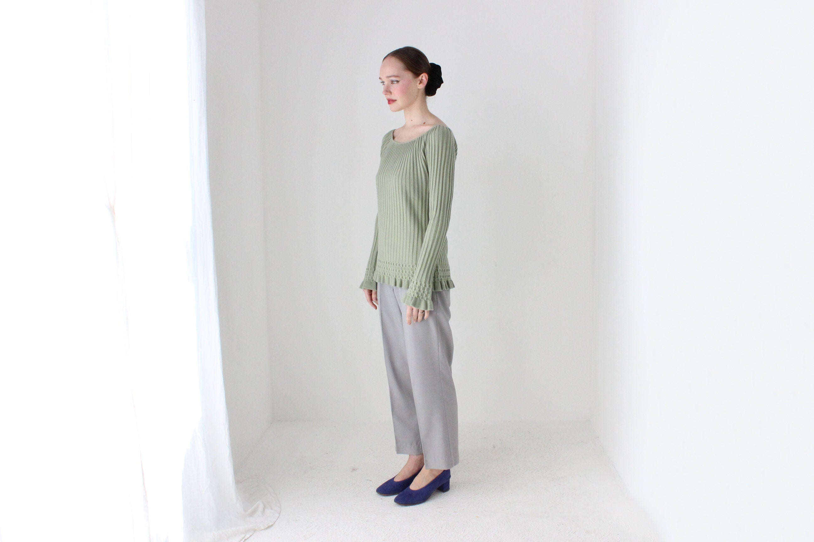 BALLETCORE 90s Ribbed Scoop Neck Sweater