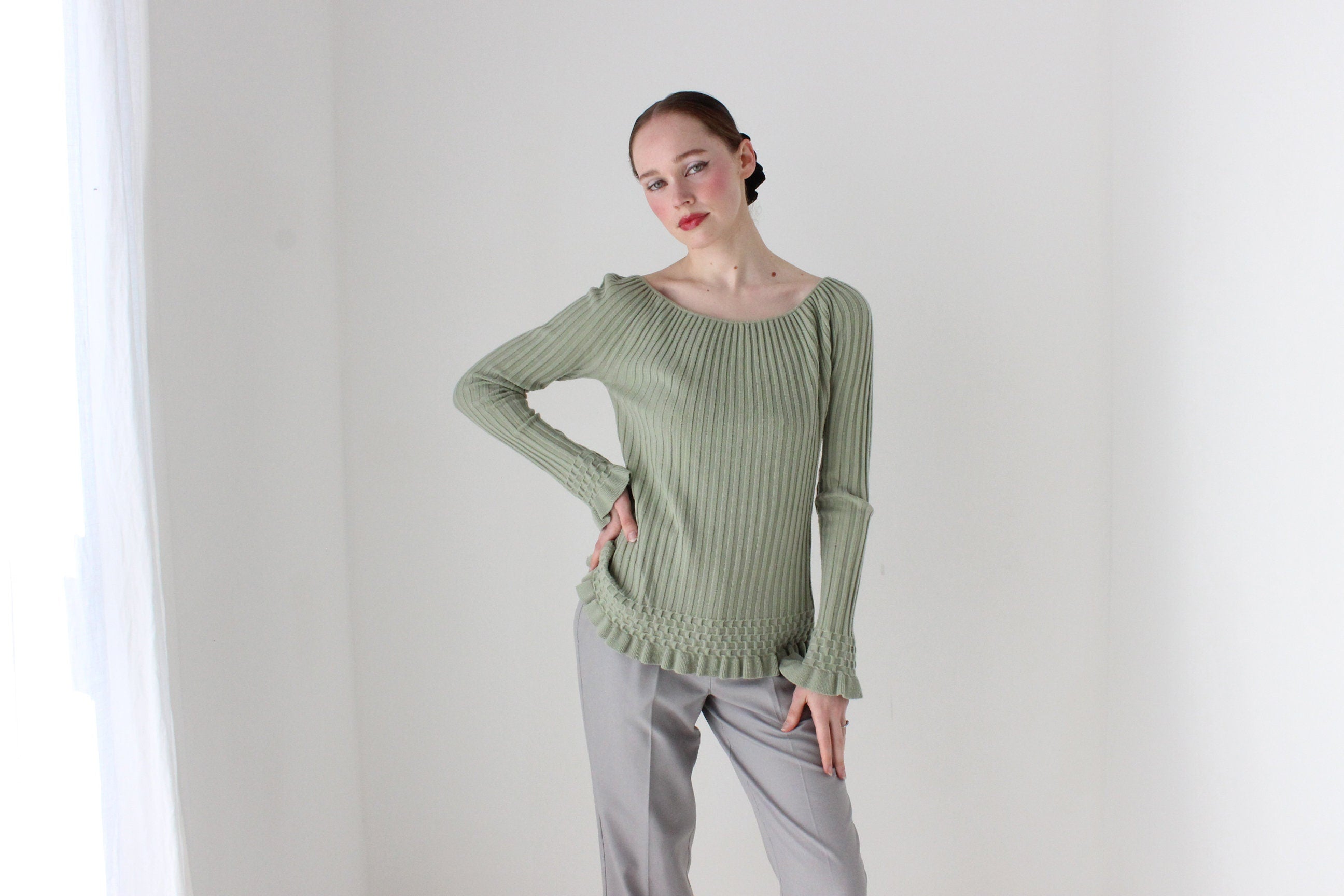 BALLETCORE 90s Ribbed Scoop Neck Sweater
