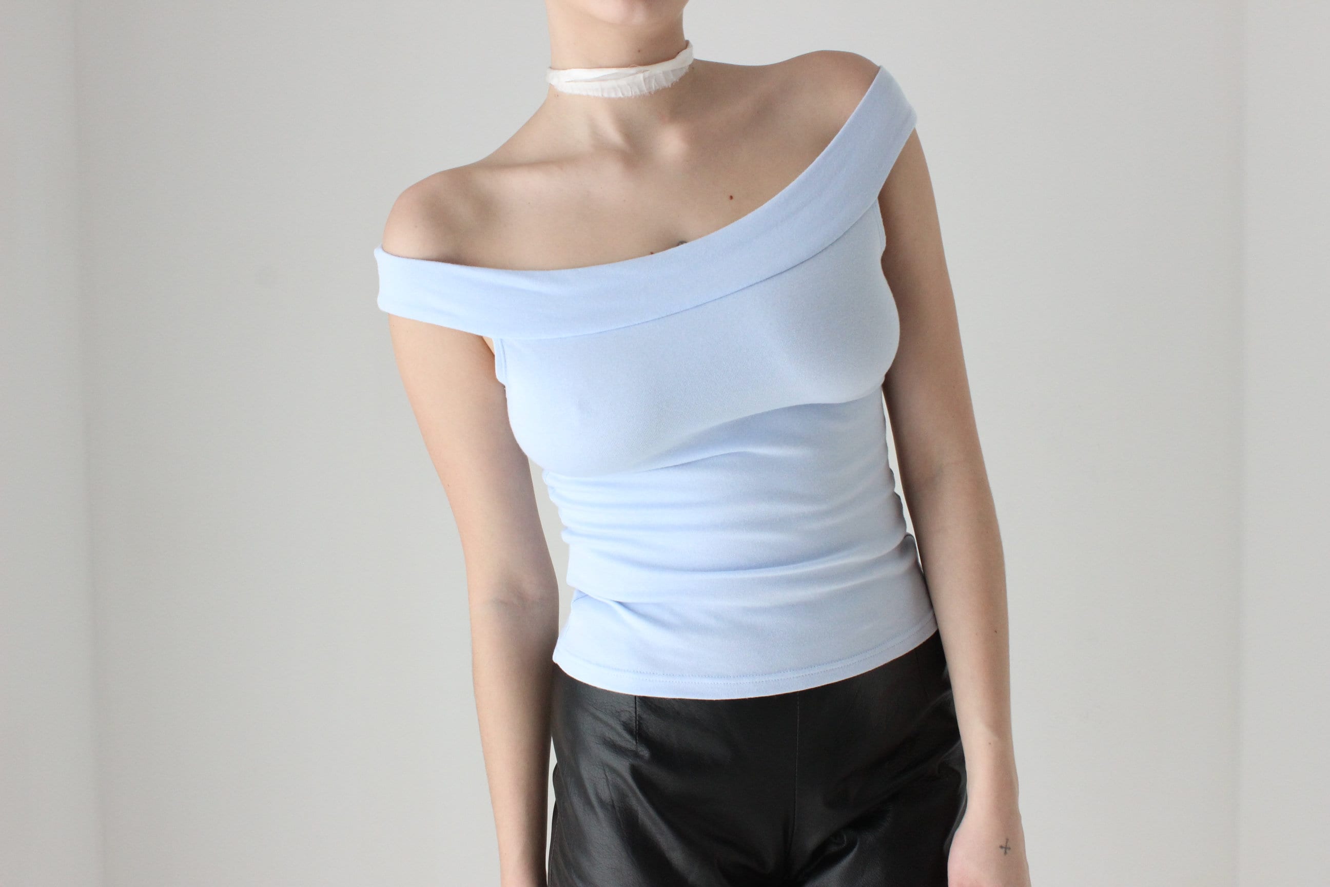 BALLETCORE 90s Baby Blue Off Shoulder Cotton Lycra Top