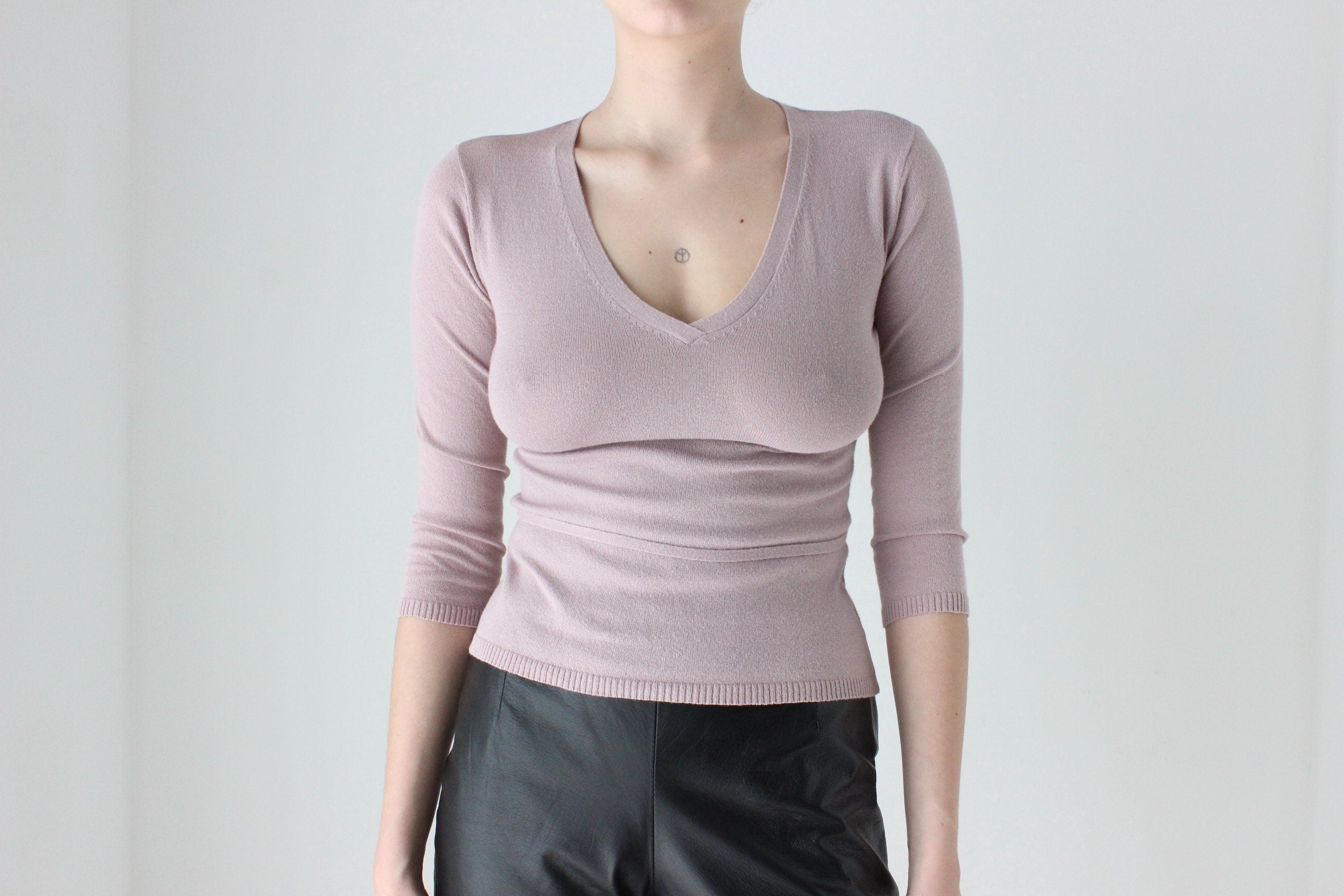 BALLETCORE Y2K Mauve Plunge Neck Knit by Cue