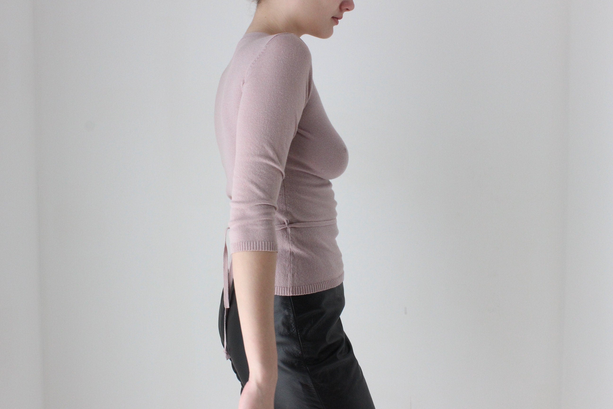 BALLETCORE Y2K Mauve Plunge Neck Knit by Cue