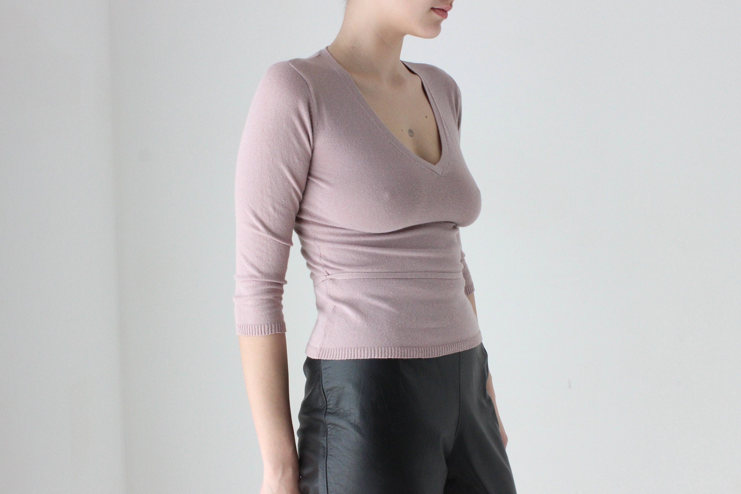 BALLETCORE Y2K Mauve Plunge Neck Knit by Cue