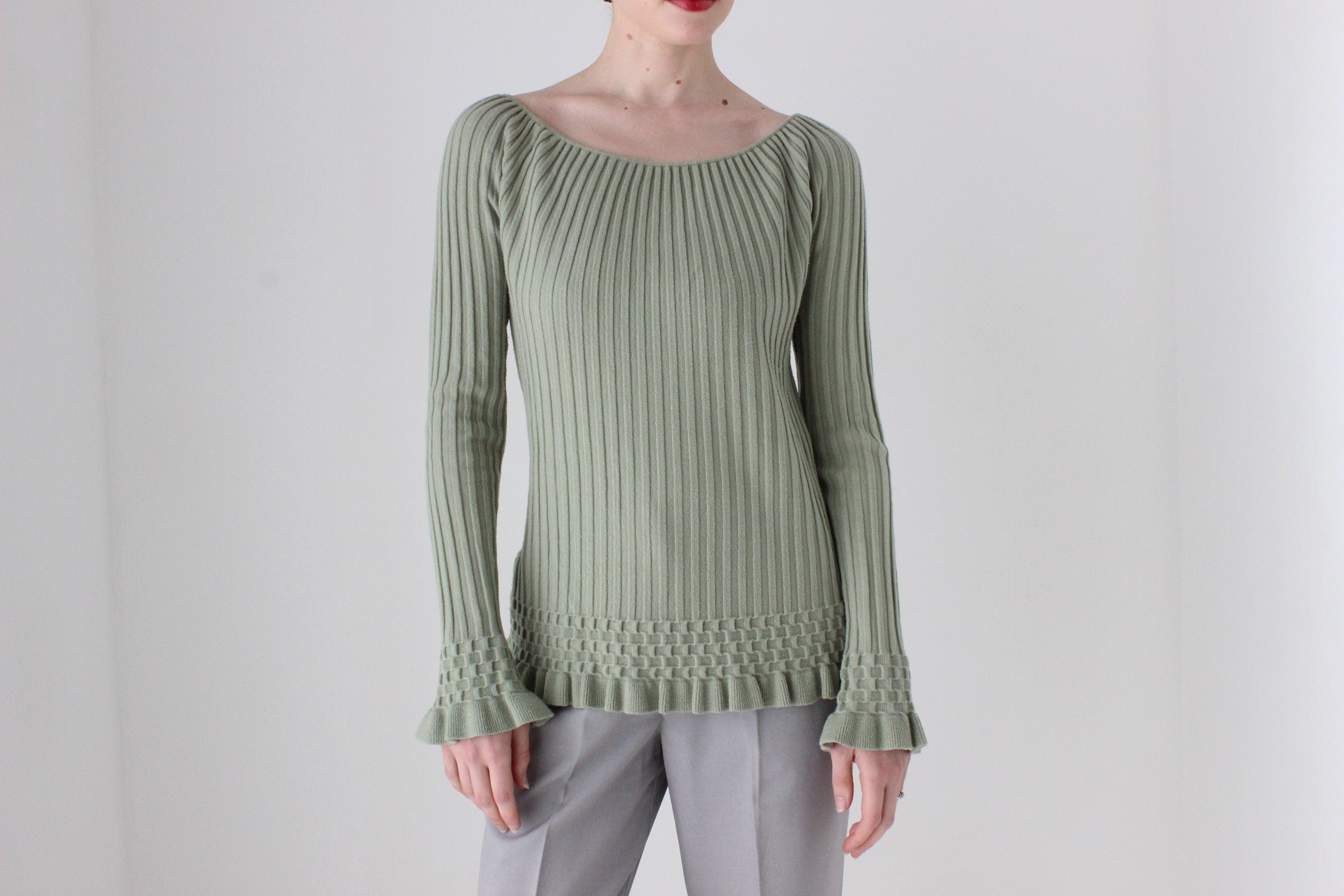 BALLETCORE 90s Ribbed Scoop Neck Sweater