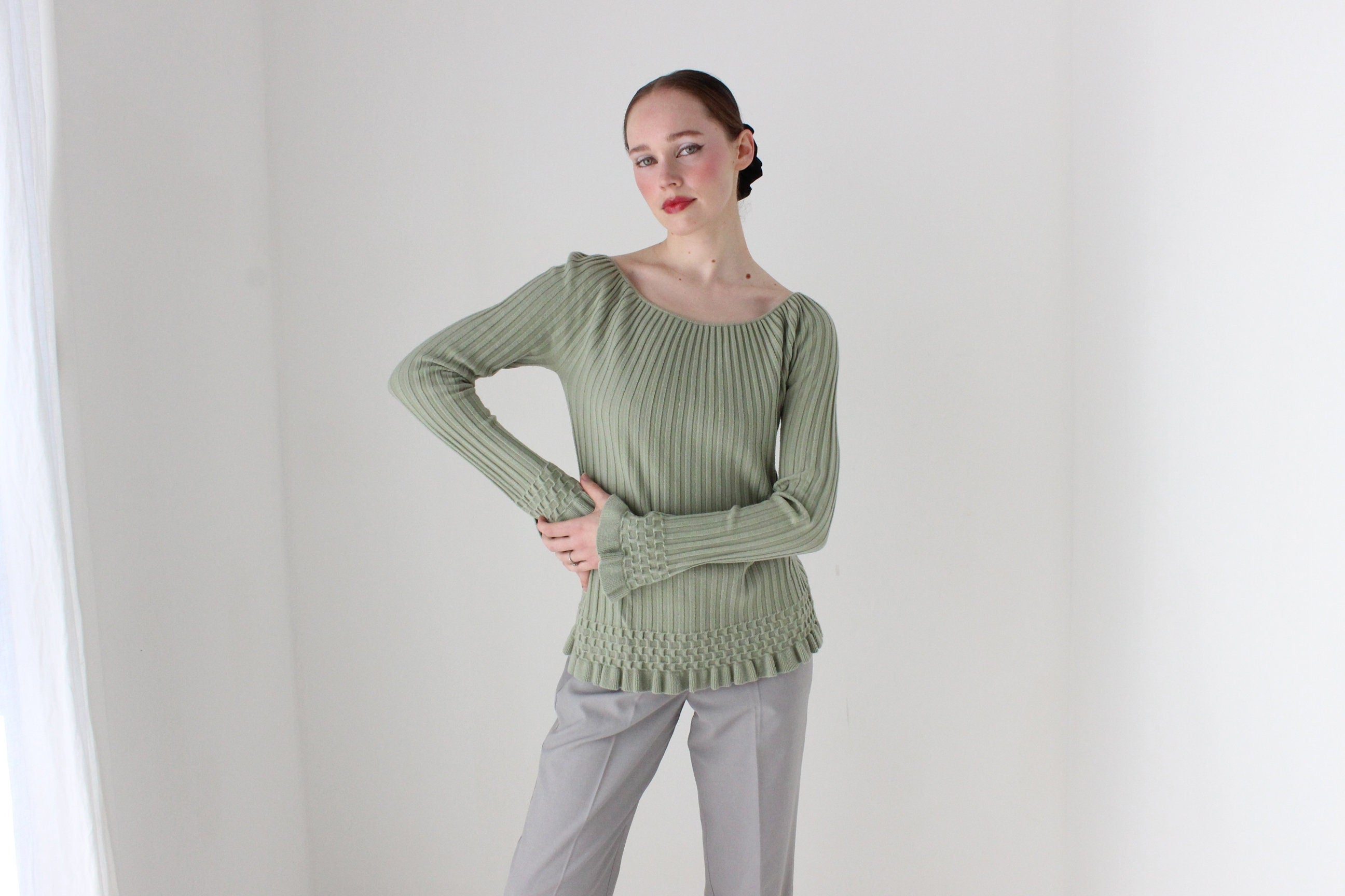 BALLETCORE 90s Ribbed Scoop Neck Sweater