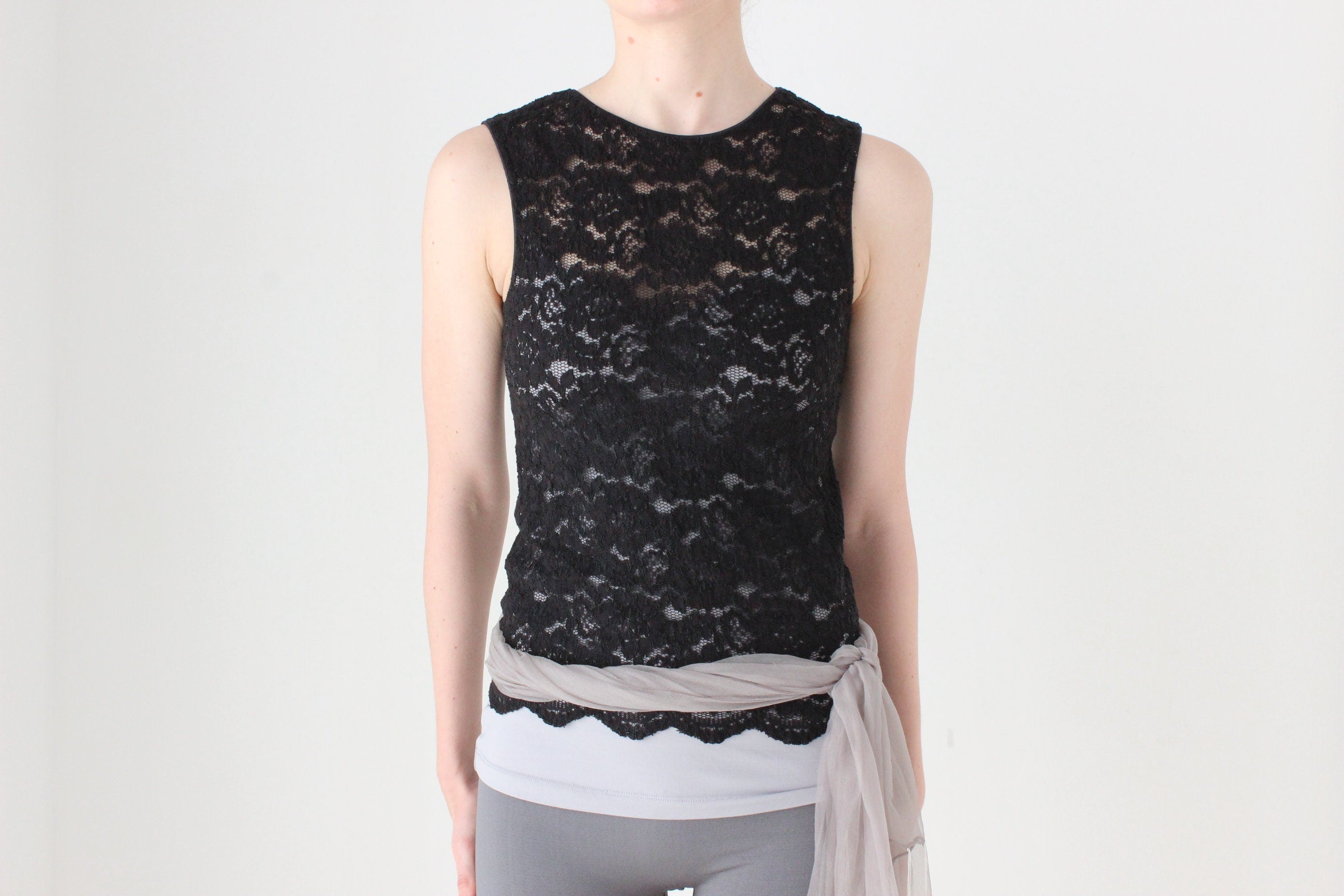 BALLETCORE 90s Black Lace Fitted Tank Top