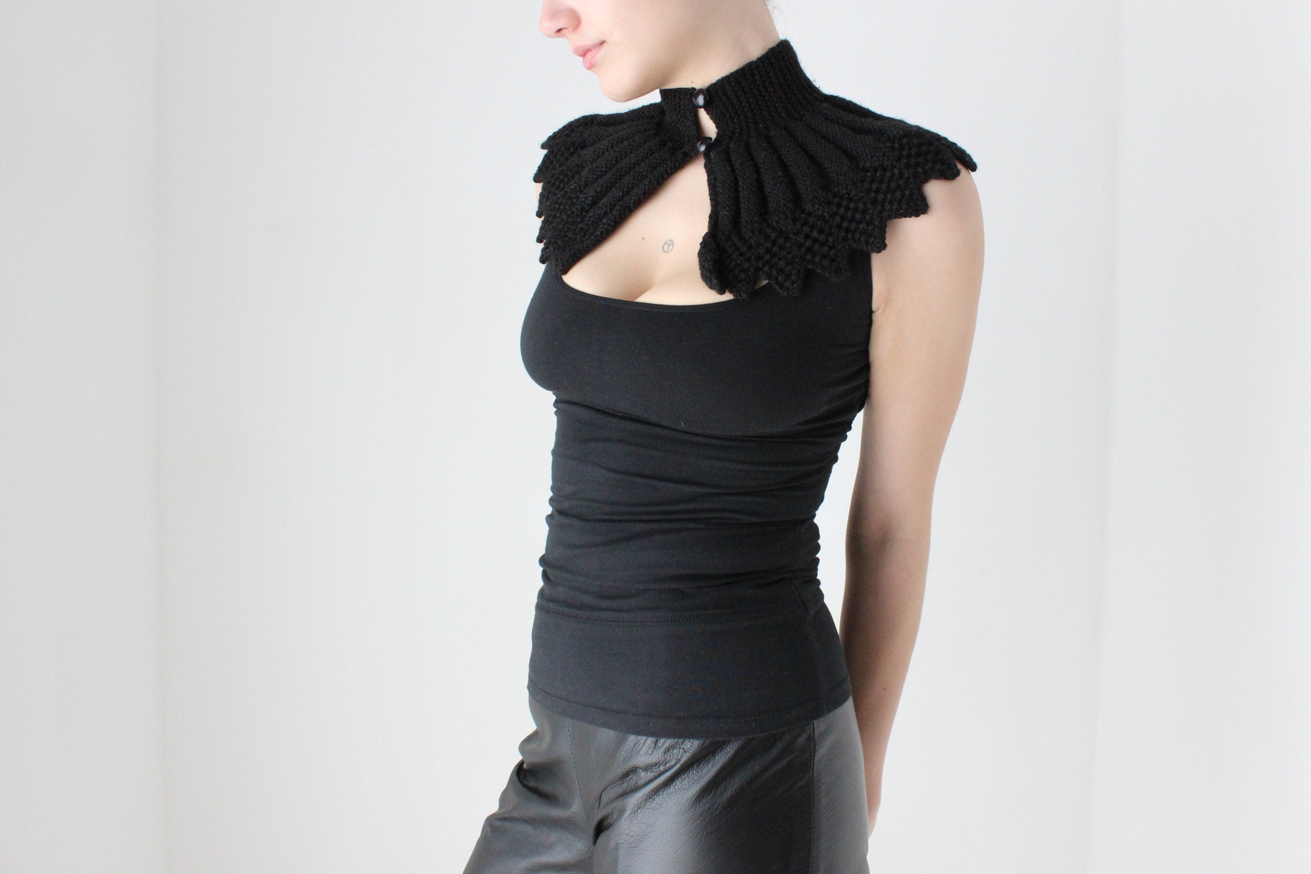 BALLETCORE Hand Knit Vintage Button Up Collar