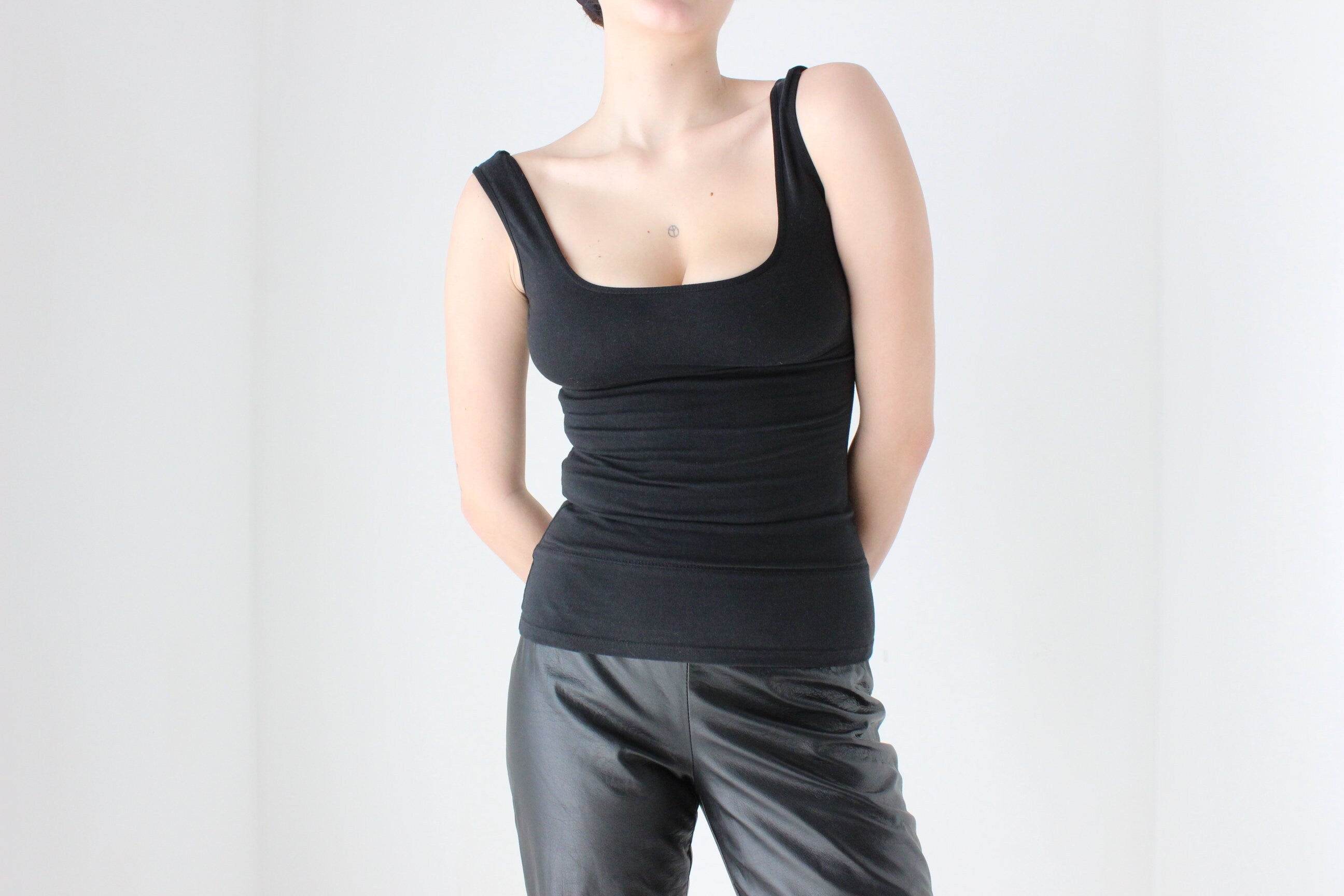 BALLETCORE 90s Minimal Cotton Lycra Scoop Neck Tank