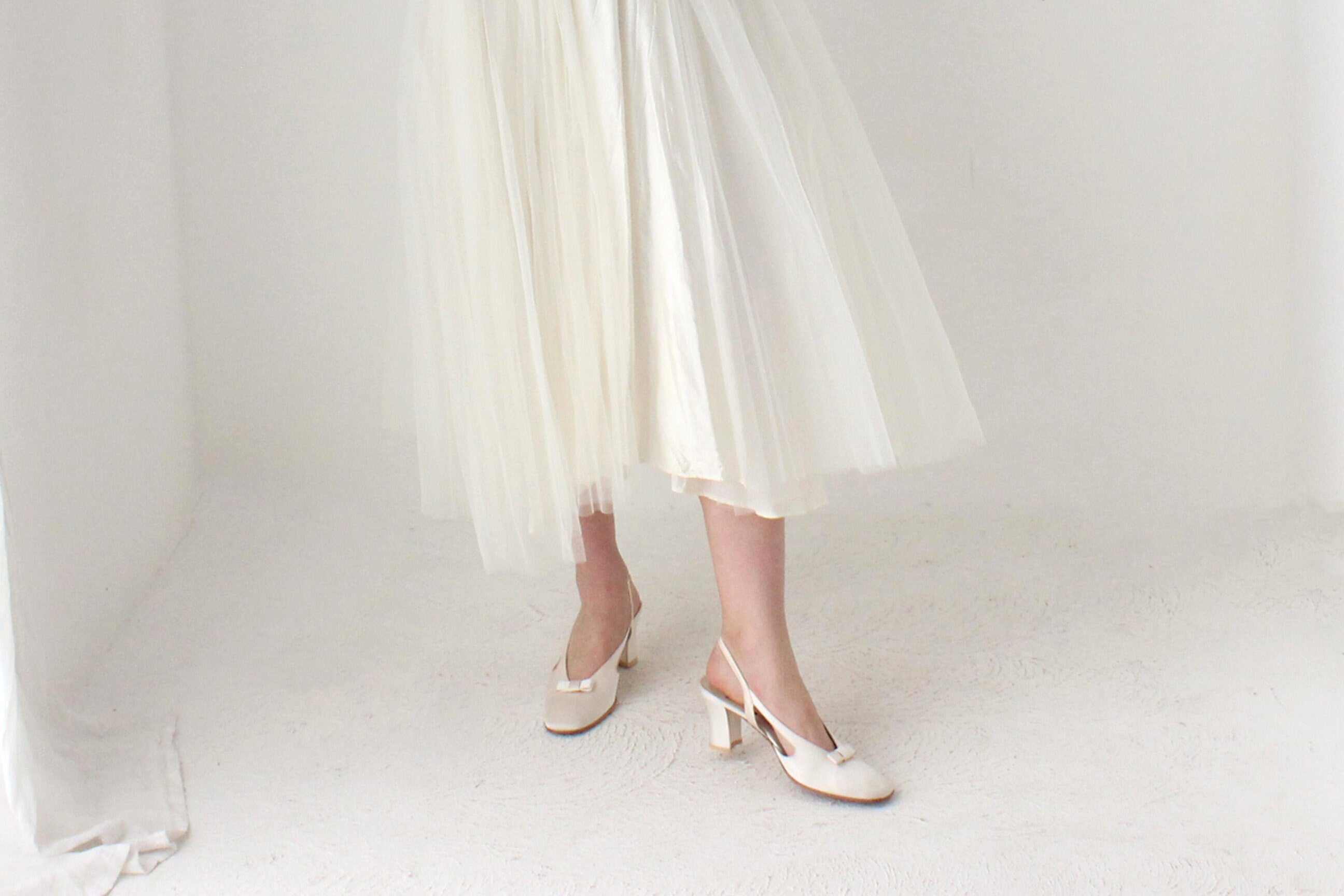 BALLETCORE 90s Designer Ivory Satin & Leather Heels ~ Euro 39.5