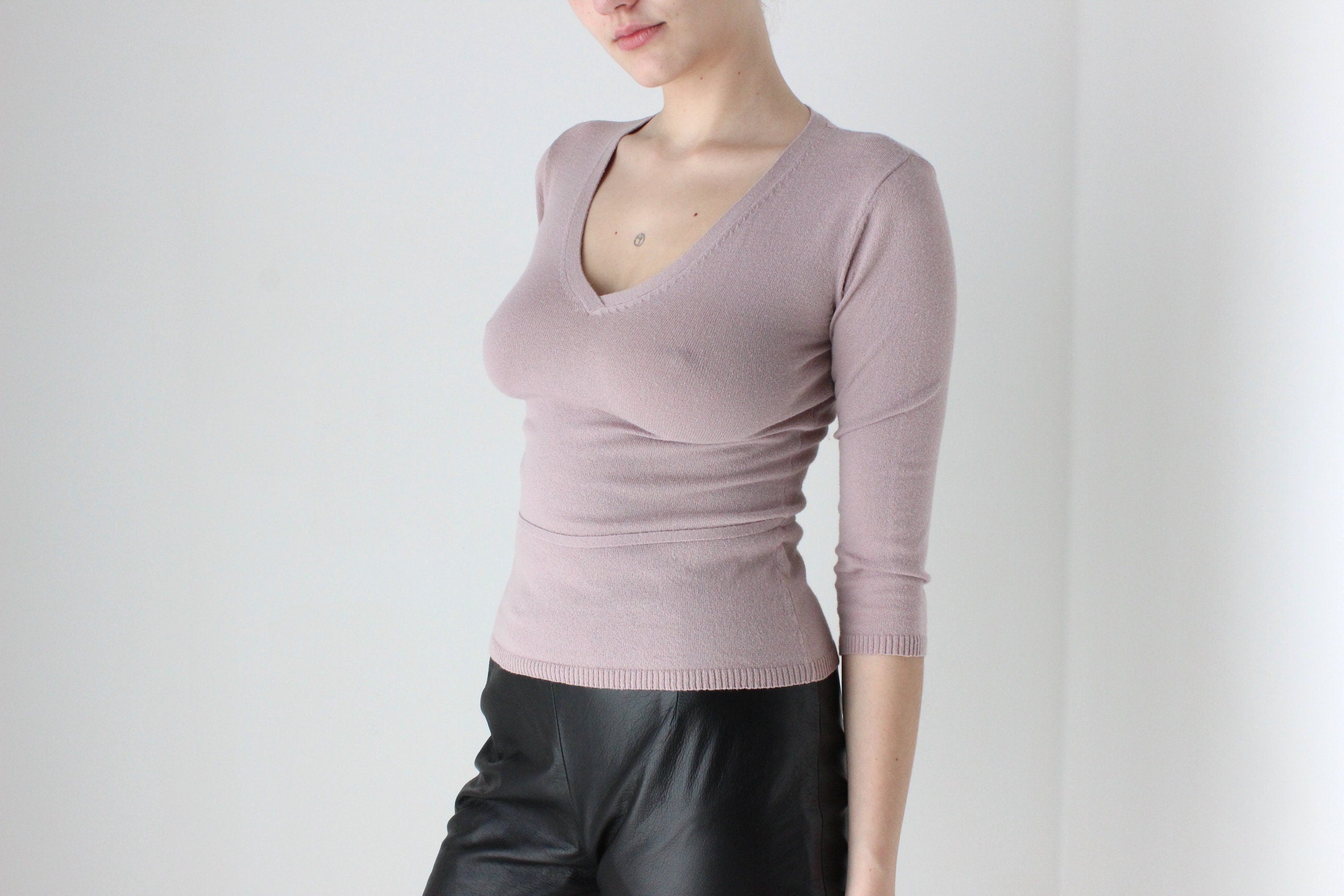 BALLETCORE Y2K Mauve Plunge Neck Knit by Cue