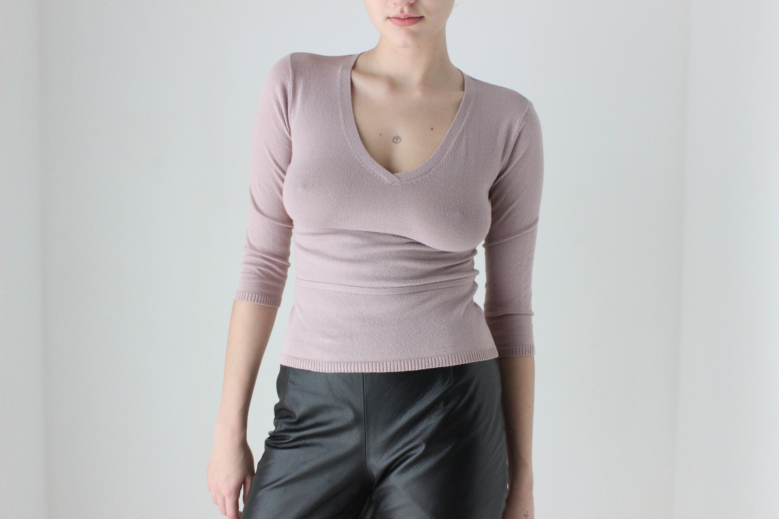 BALLETCORE Y2K Mauve Plunge Neck Knit by Cue