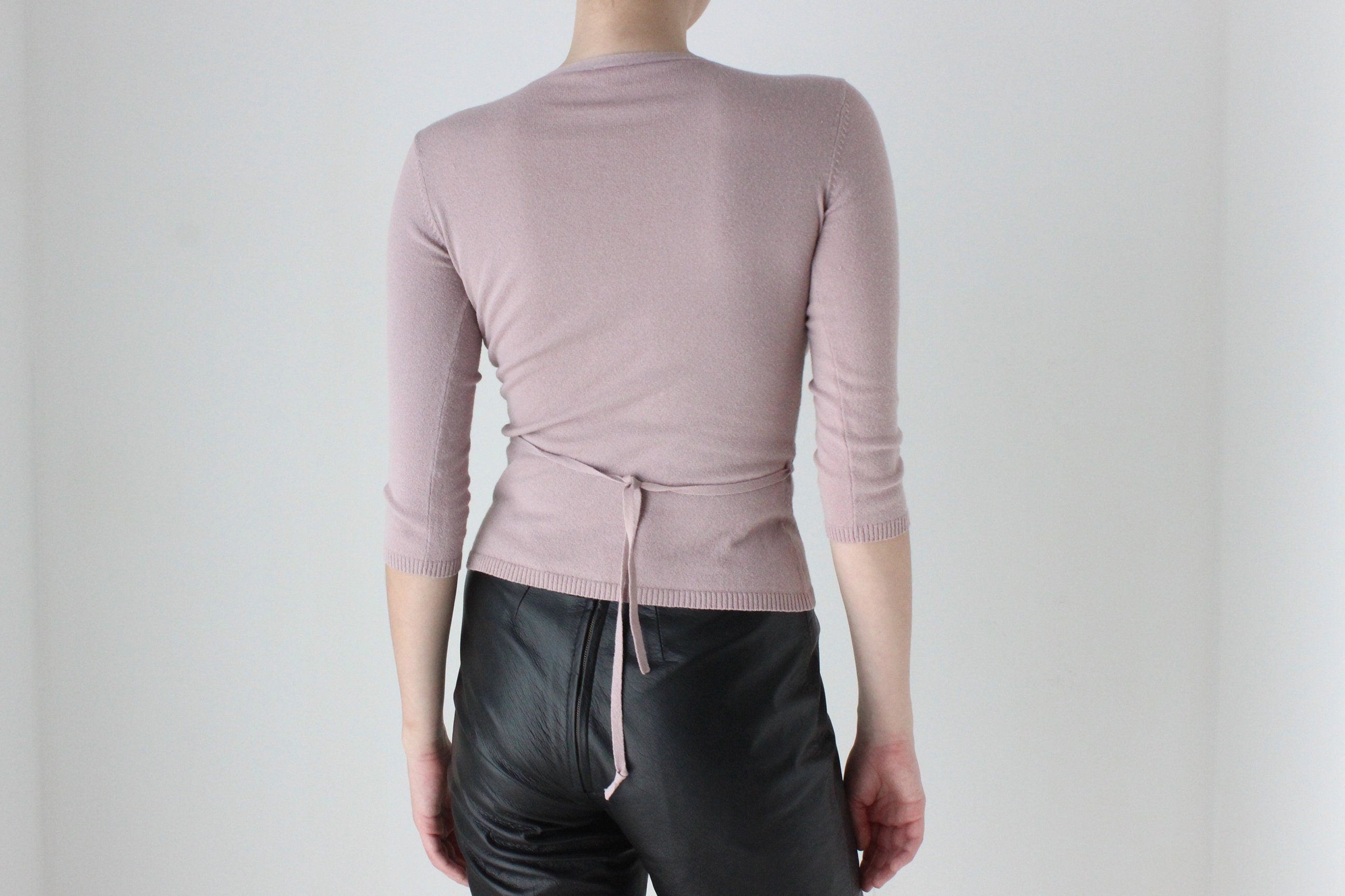 BALLETCORE Y2K Mauve Plunge Neck Knit by Cue
