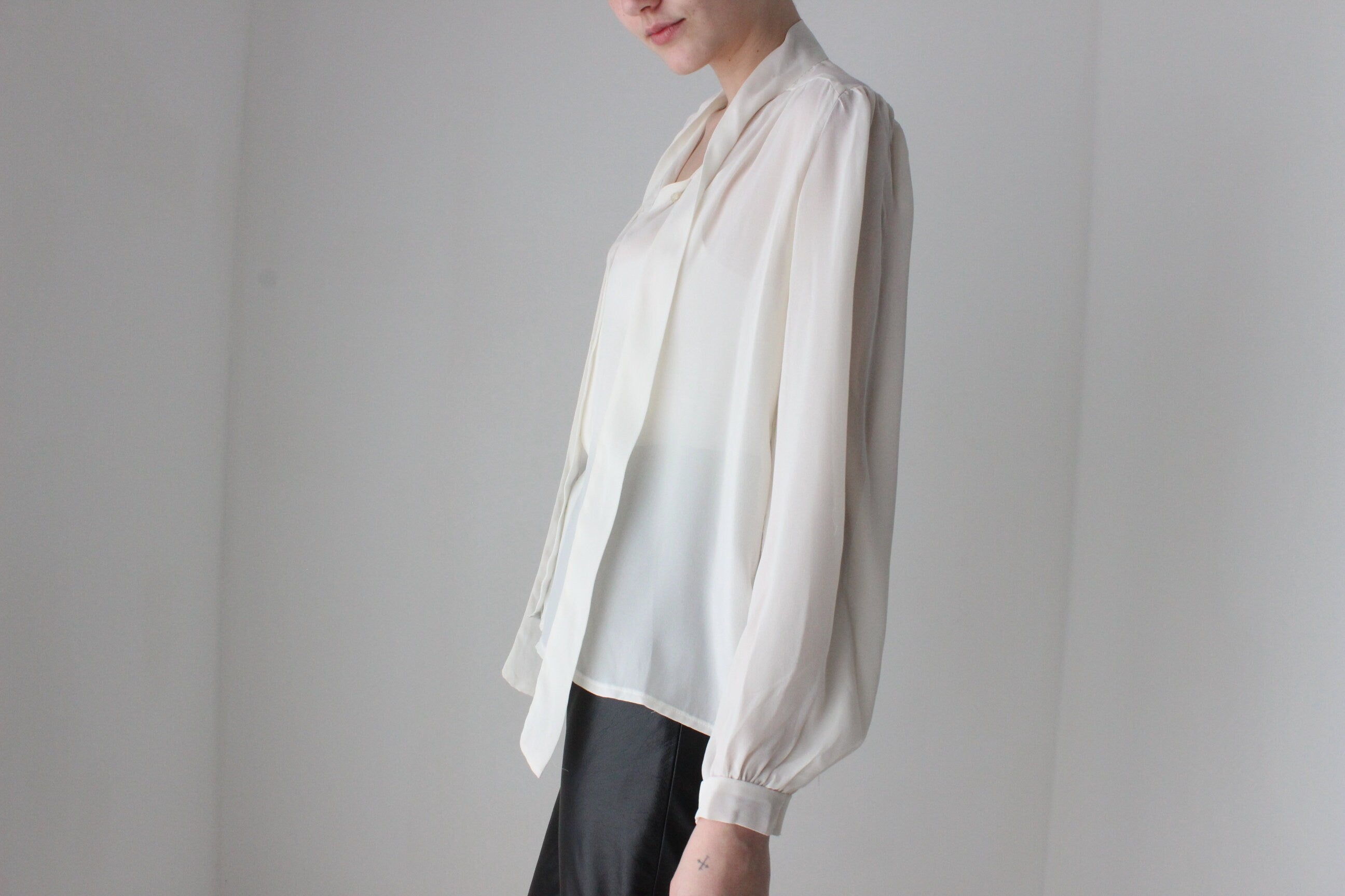 BALLETCORE 80s Soft Ivory Blouse w/ Neck Ties