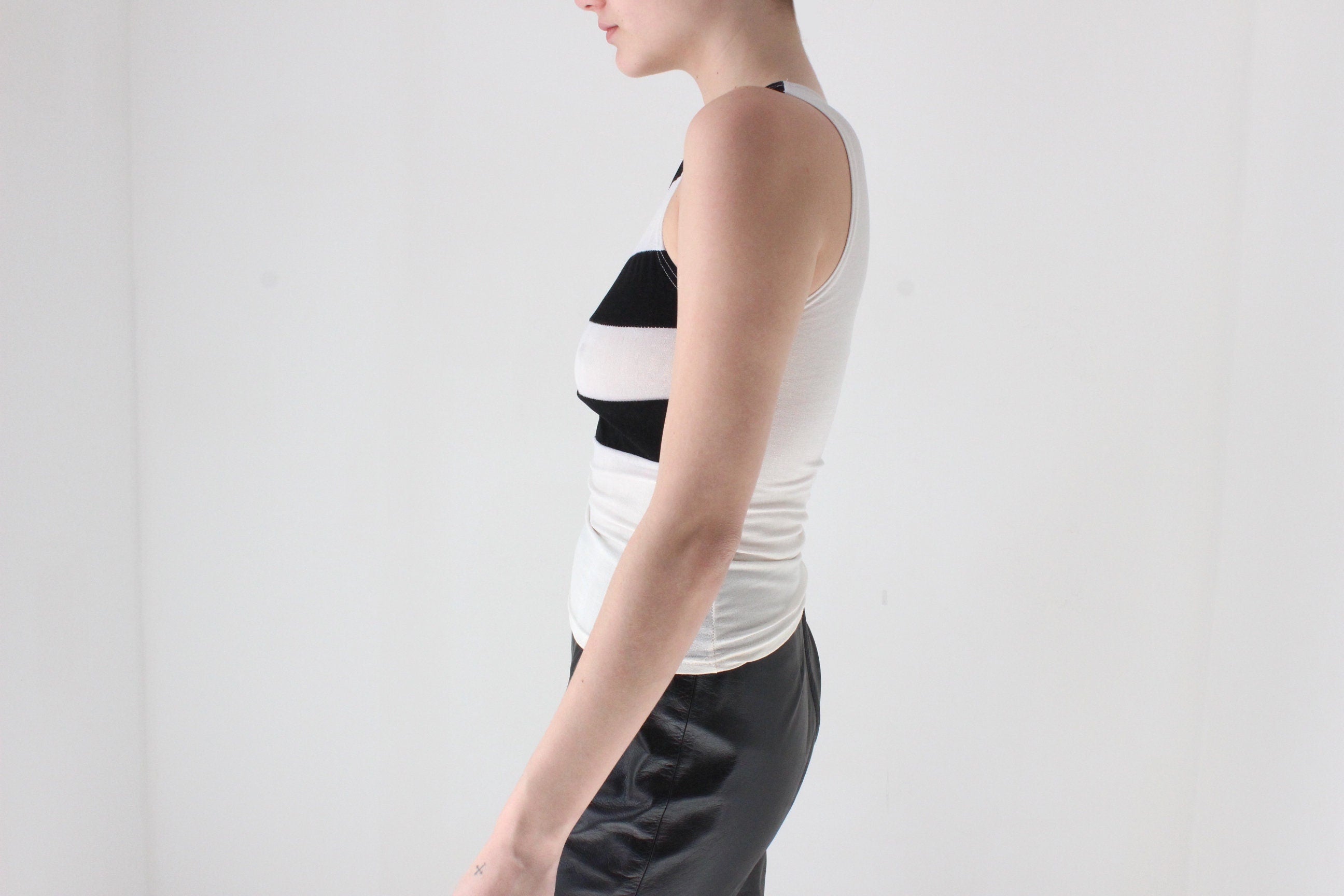 90s Modernist Bold Black & White Stripe Sleeveless Tank