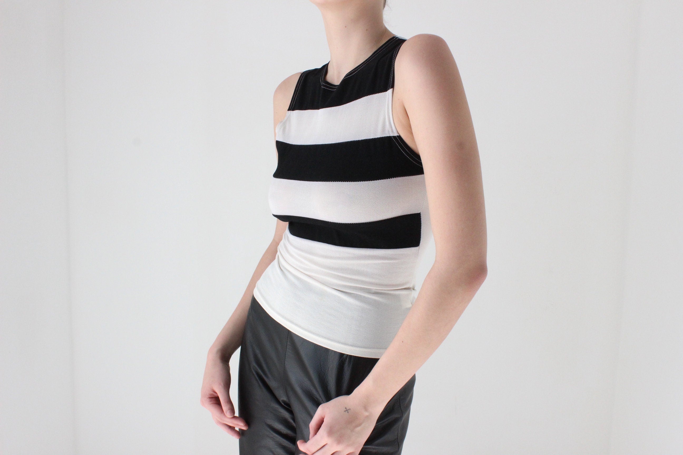 90s Modernist Bold Black & White Stripe Sleeveless Tank
