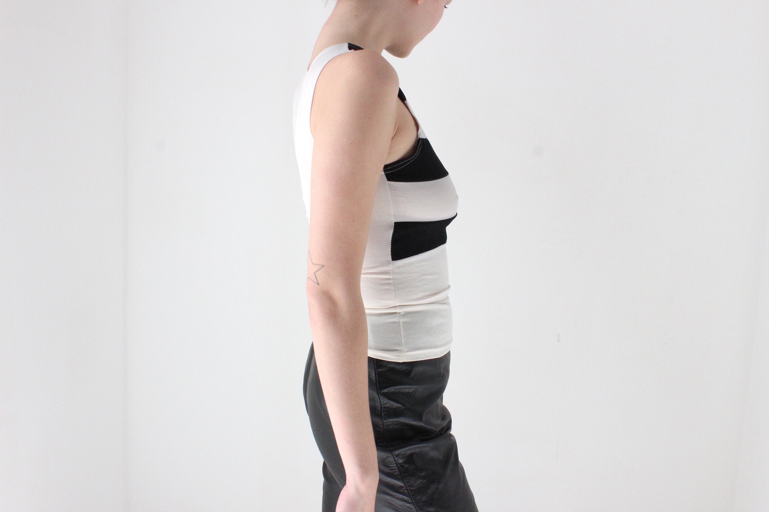 90s Modernist Bold Black & White Stripe Sleeveless Tank