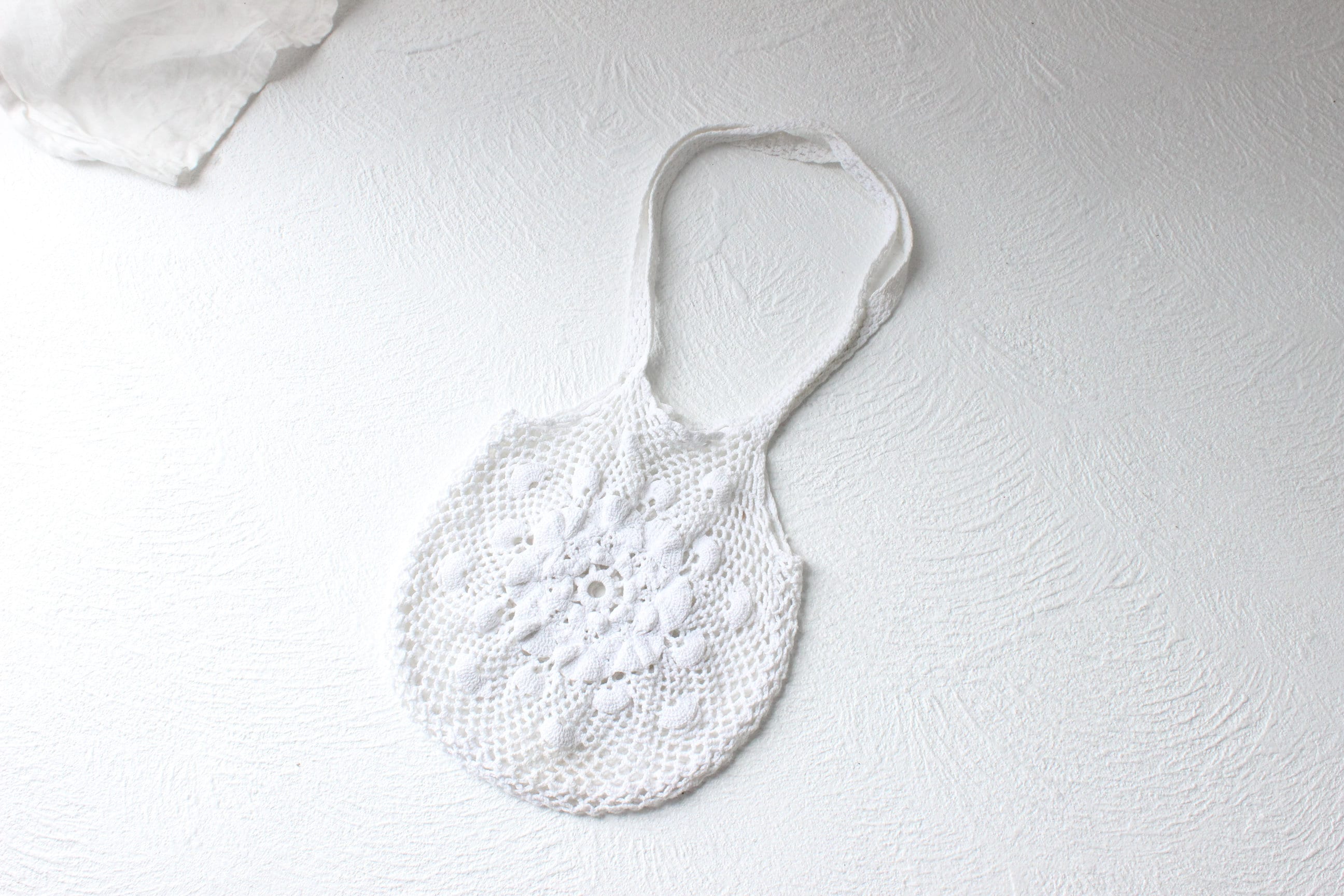 90s White Cotton Crochet Woven Circle Shoulder Bag