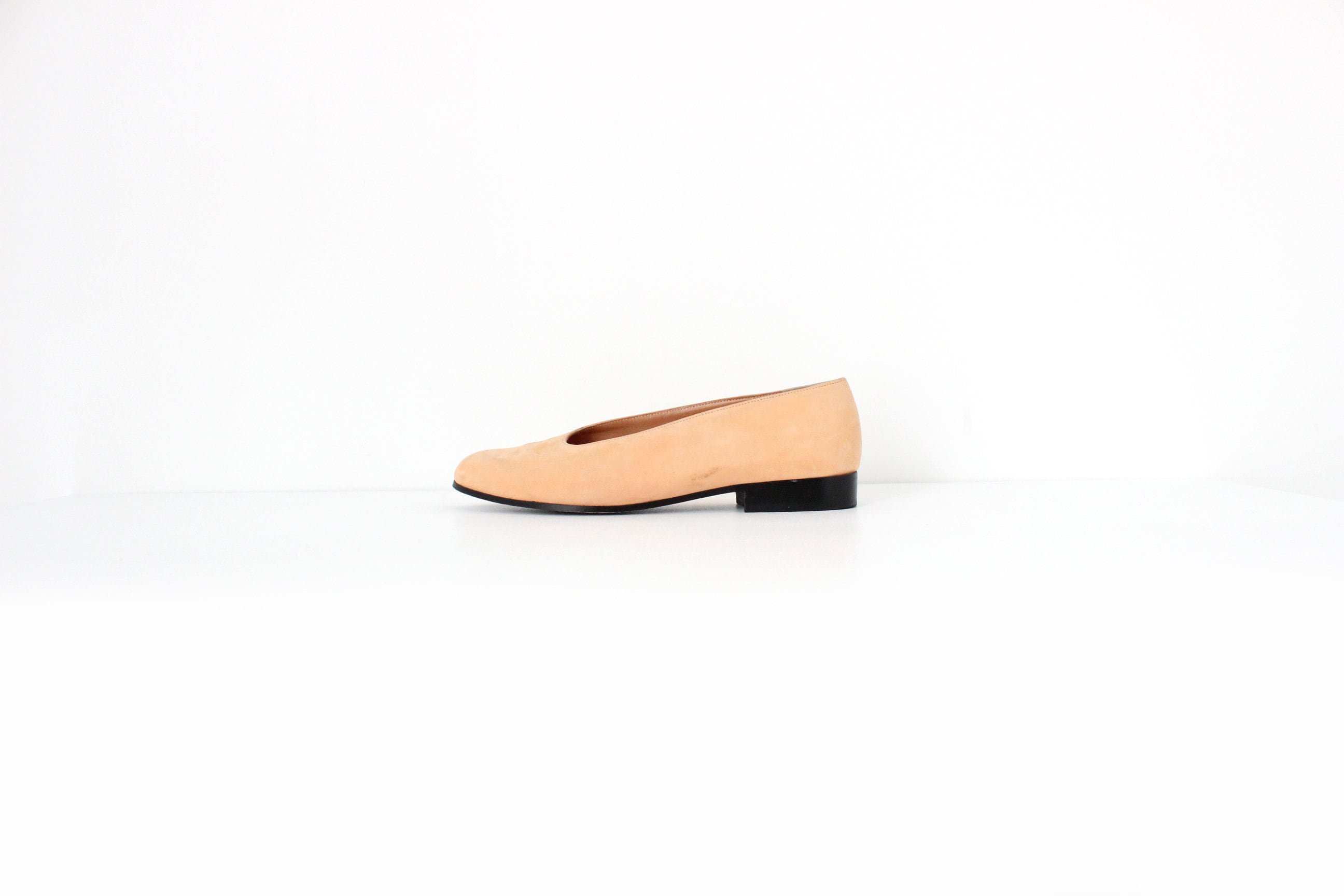 80s Robert Clergerie France Peach Suede Round Toe Ballet Flats ~ Euro 38