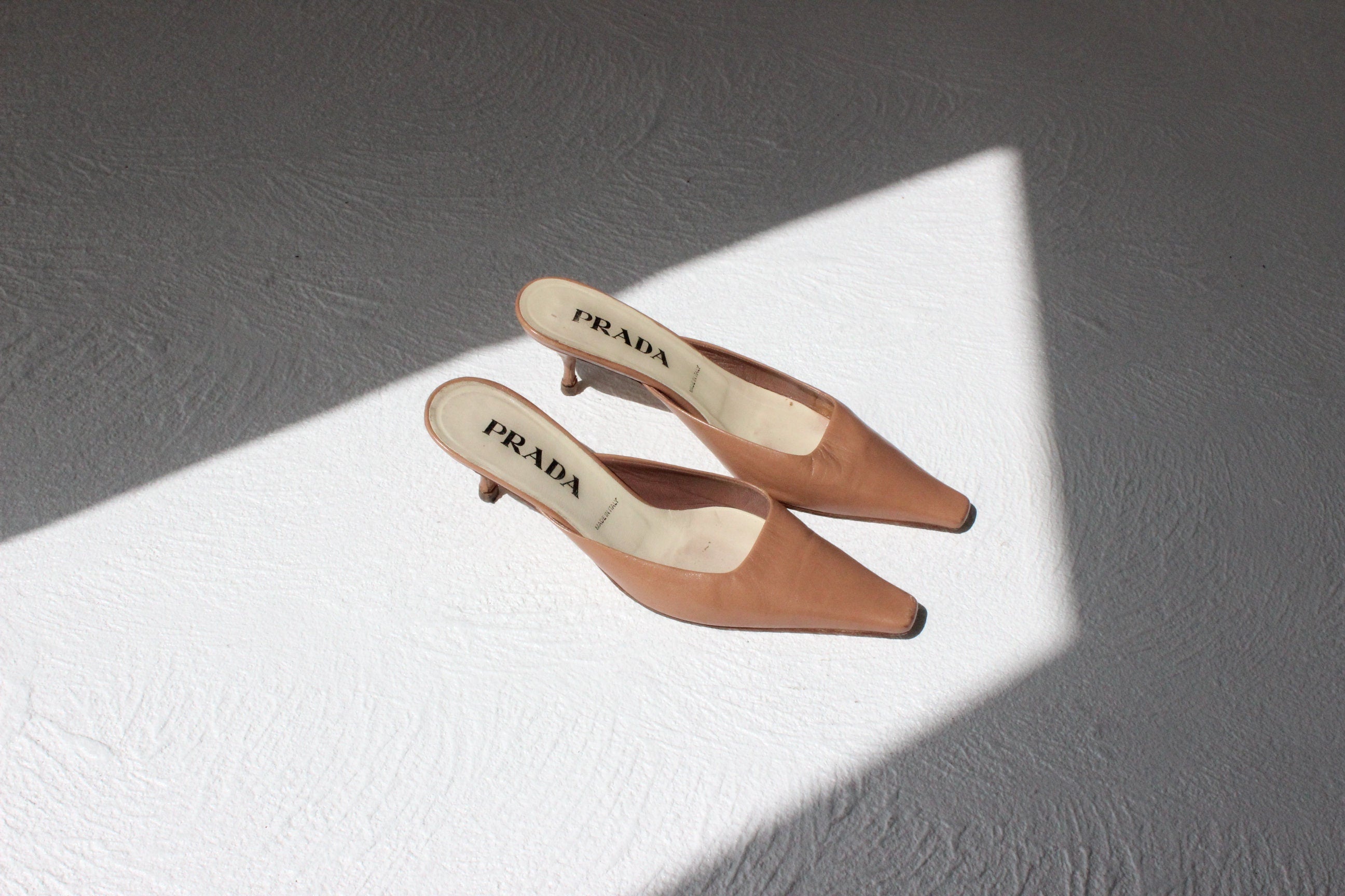 90s PRADA Leather Dusty Rose Pointed Toe Kitten Heel Mules ~ Euro 37